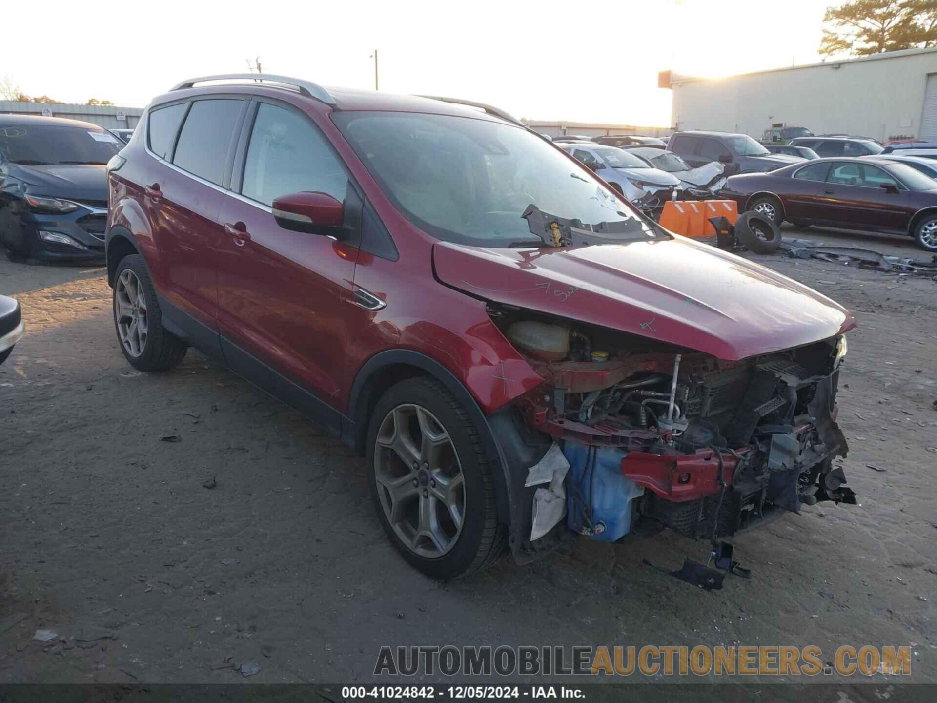 1FMCU0J94HUA09895 FORD ESCAPE 2017