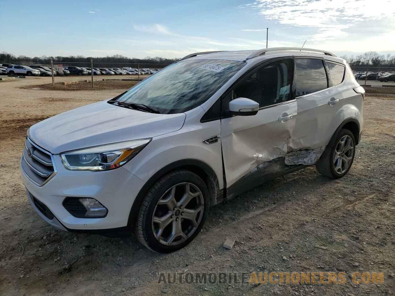 1FMCU0J94HUC18036 FORD ESCAPE 2017