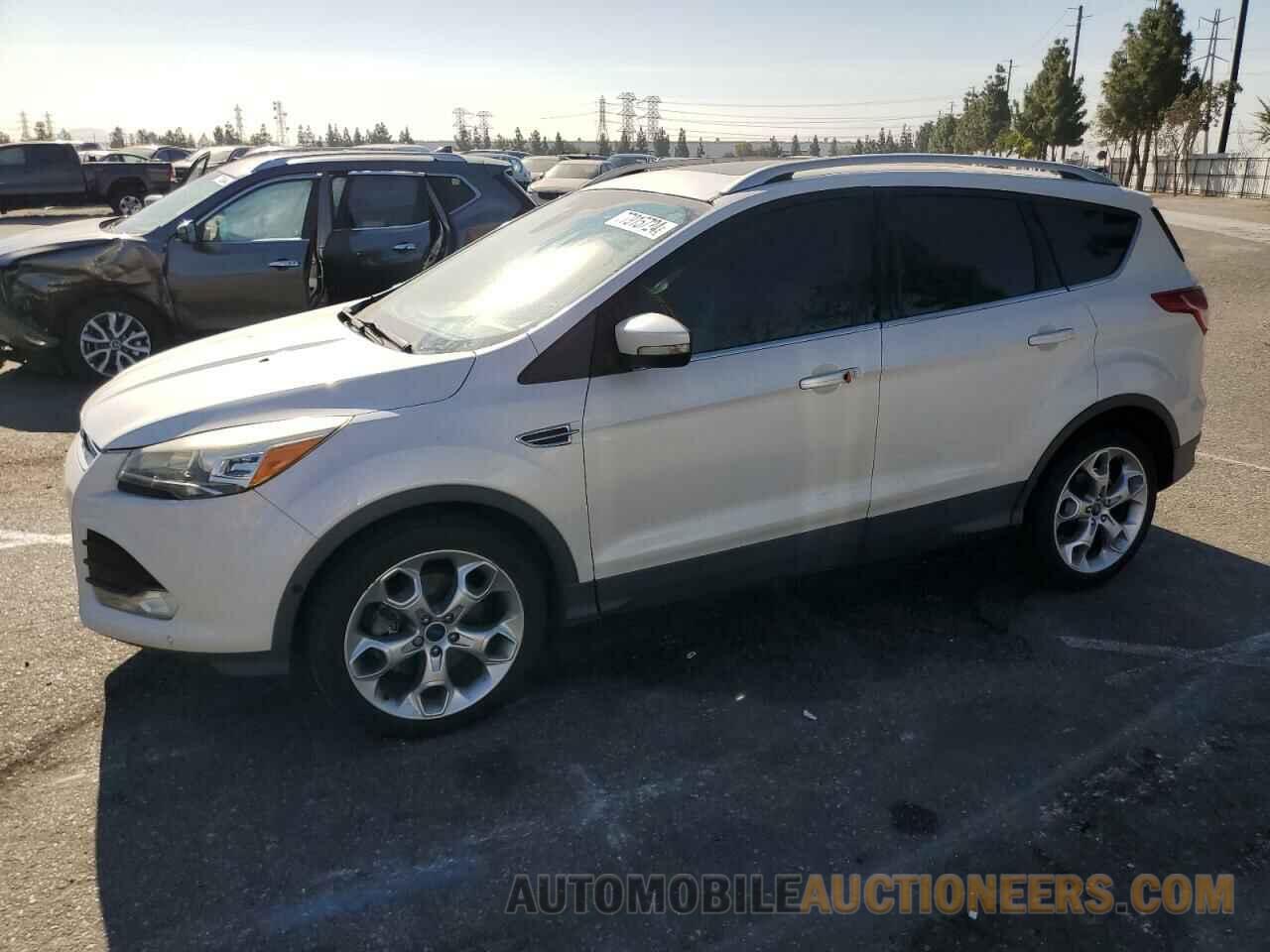 1FMCU0J95FUA62960 FORD ESCAPE 2015