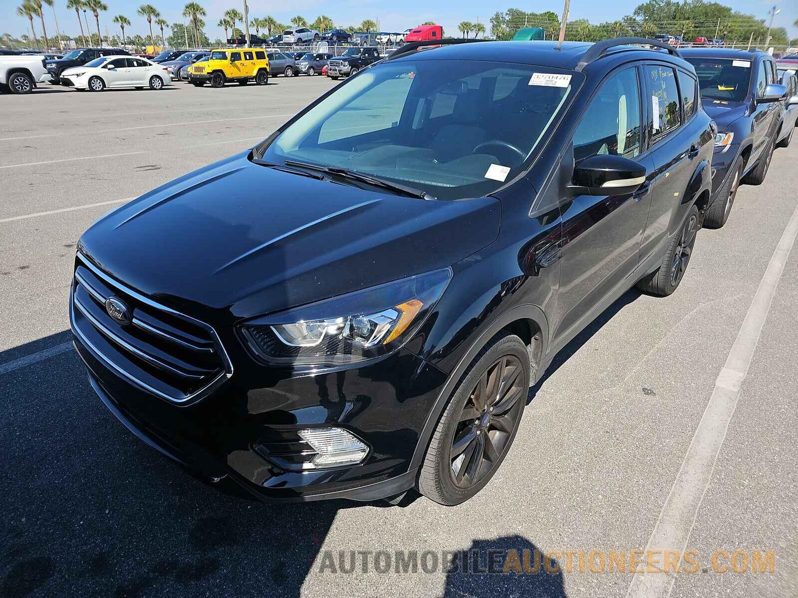 1FMCU0J95HUD25161 Ford Escape 2017