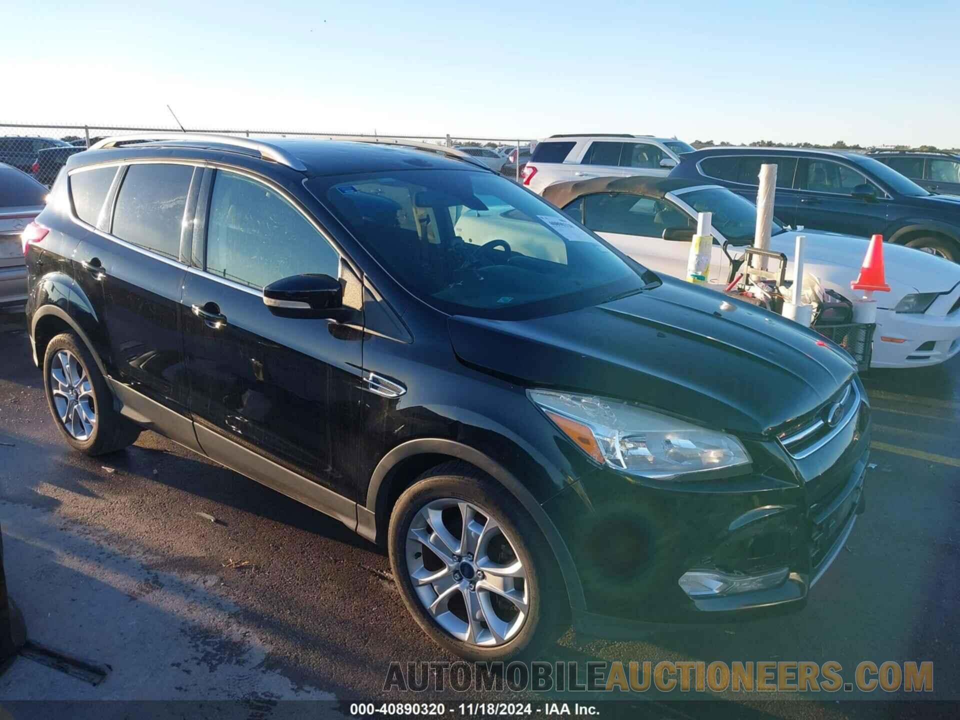 1FMCU0J96GUA75475 FORD ESCAPE 2016