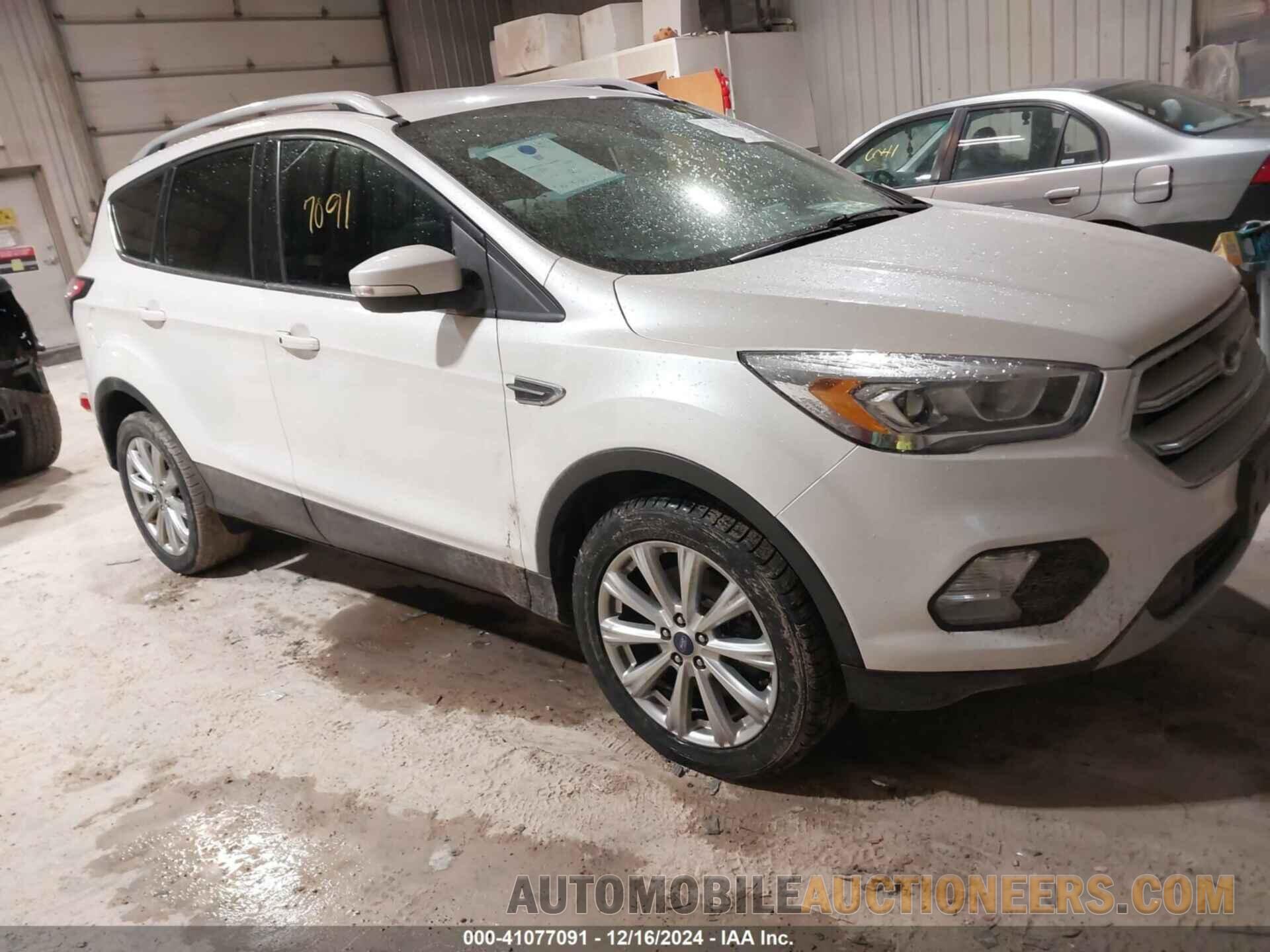 1FMCU0J96HUB91504 FORD ESCAPE 2017