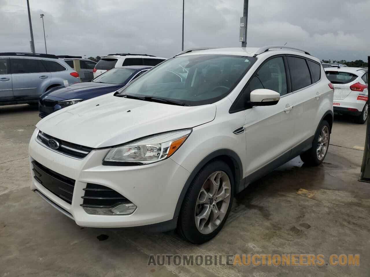 1FMCU0J97GUA35812 FORD ESCAPE 2016