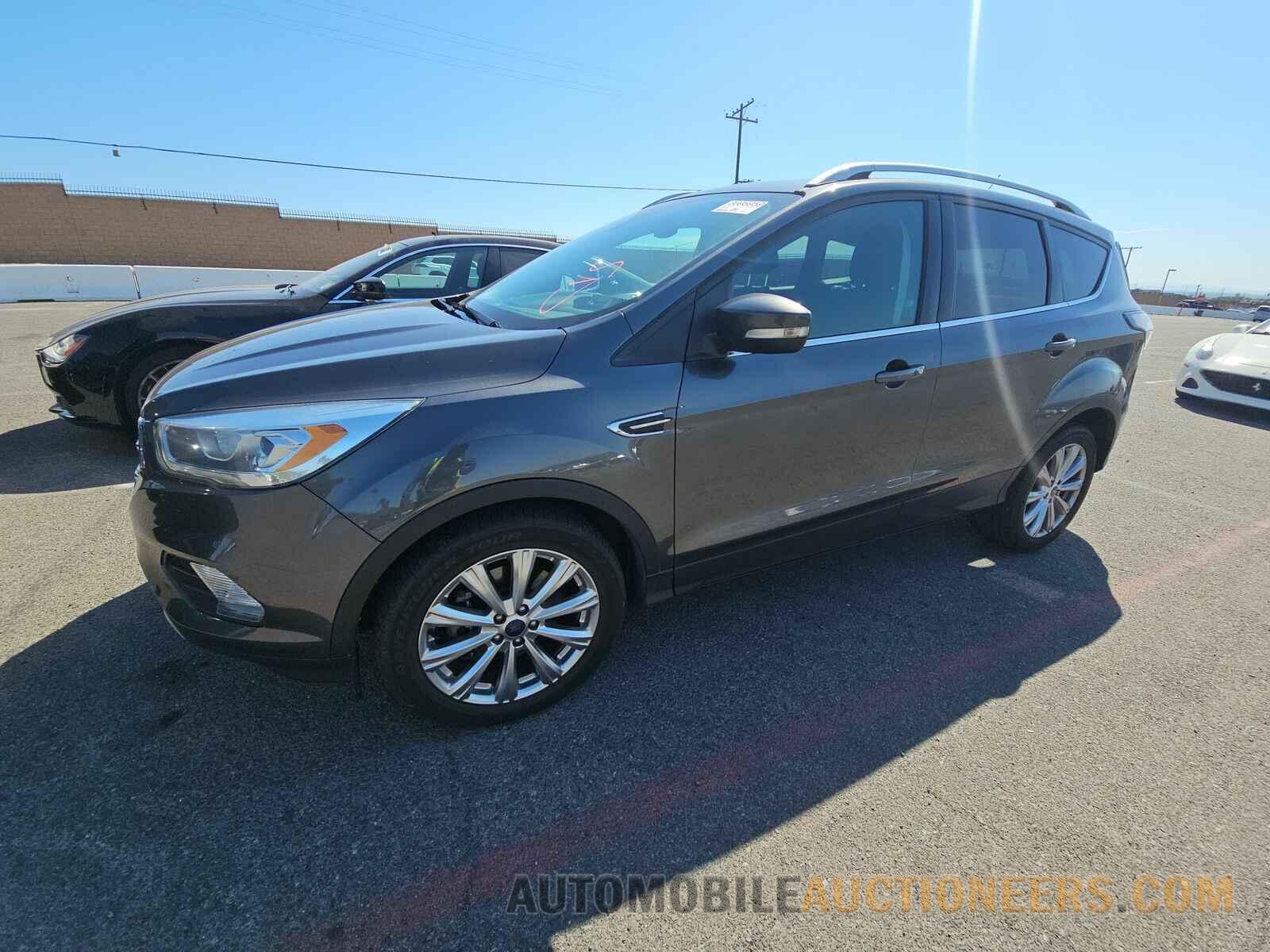 1FMCU0J98HUA64432 Ford Escape 2017