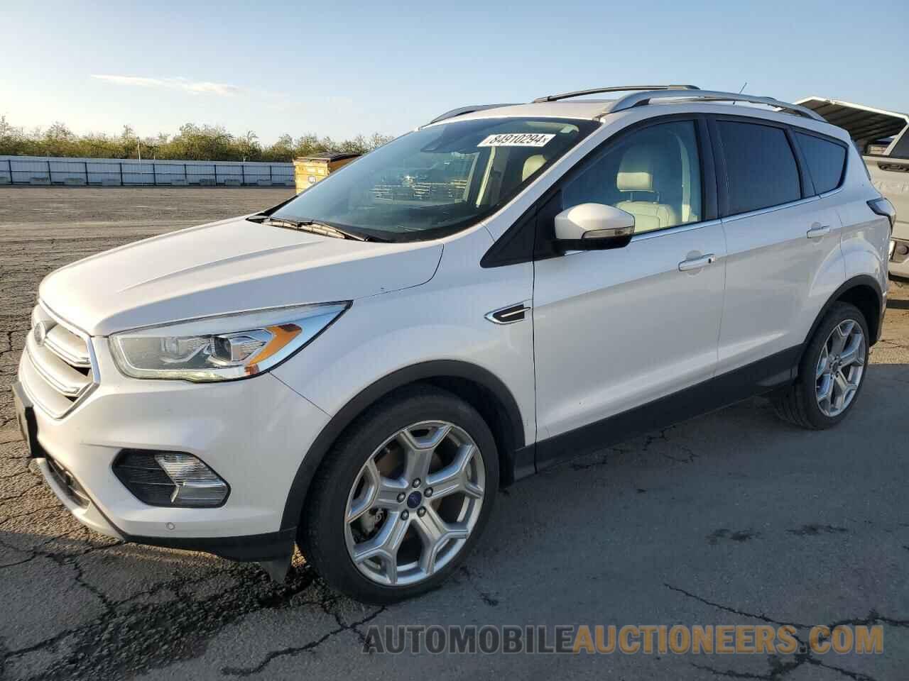 1FMCU0J98HUA83062 FORD ESCAPE 2017