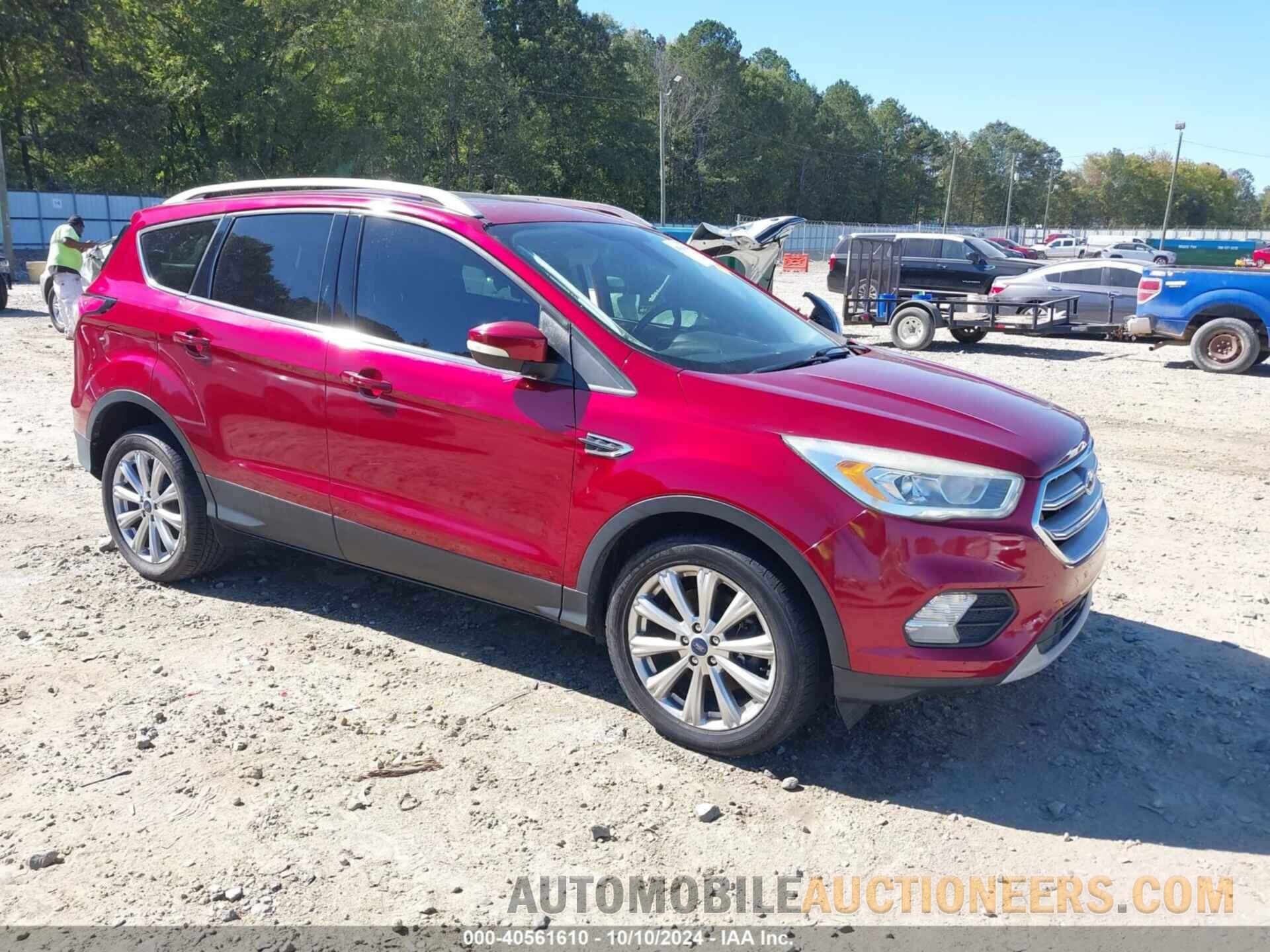 1FMCU0J98HUD48563 FORD ESCAPE 2017