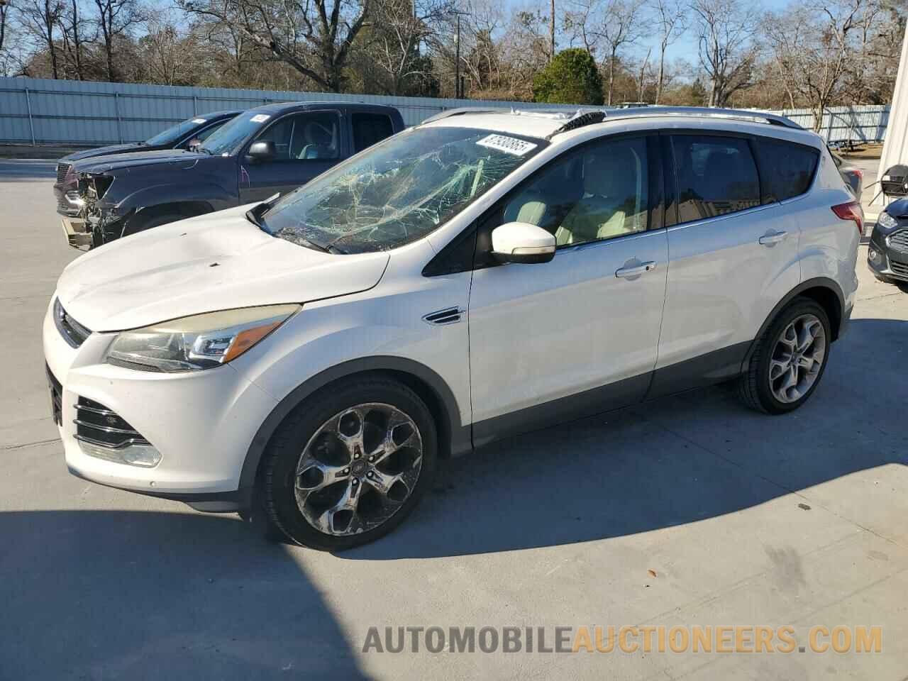 1FMCU0J99FUB68229 FORD ESCAPE 2015