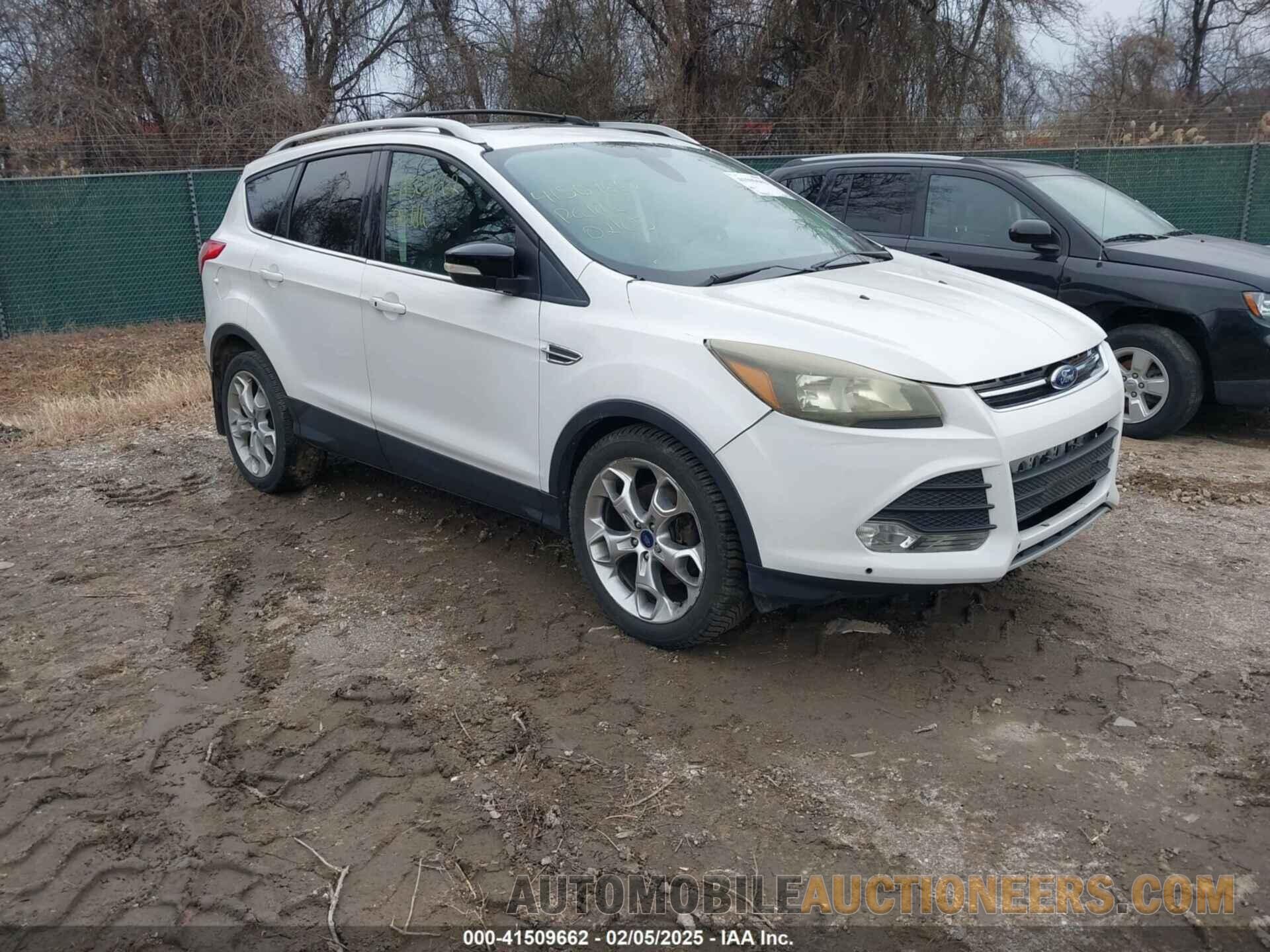 1FMCU0J99FUC14335 FORD ESCAPE 2015