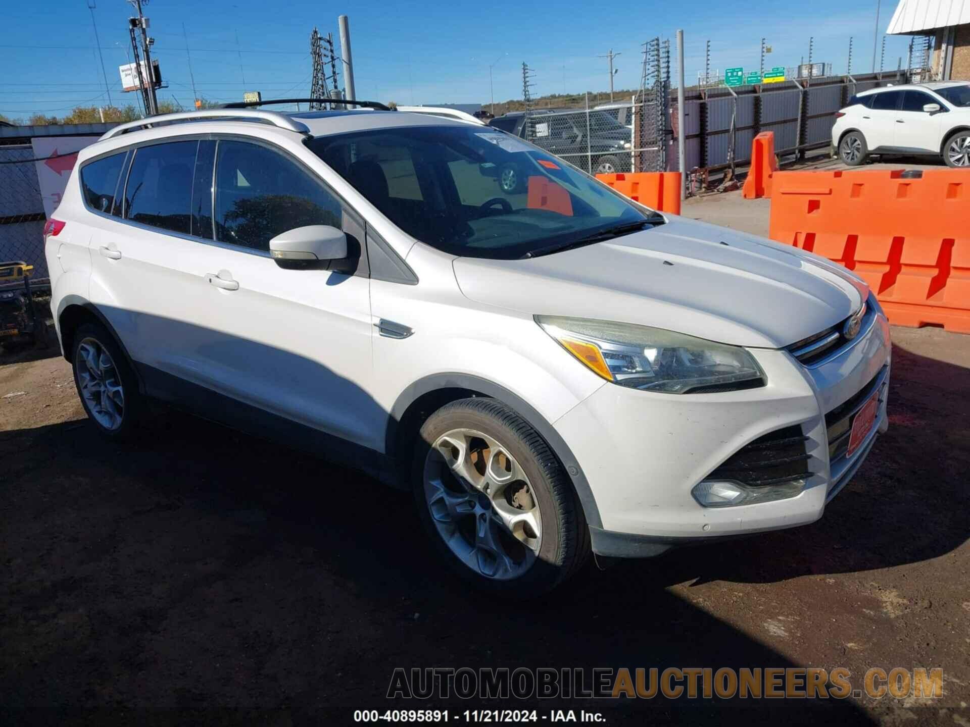 1FMCU0J9XDUB00096 FORD ESCAPE 2013