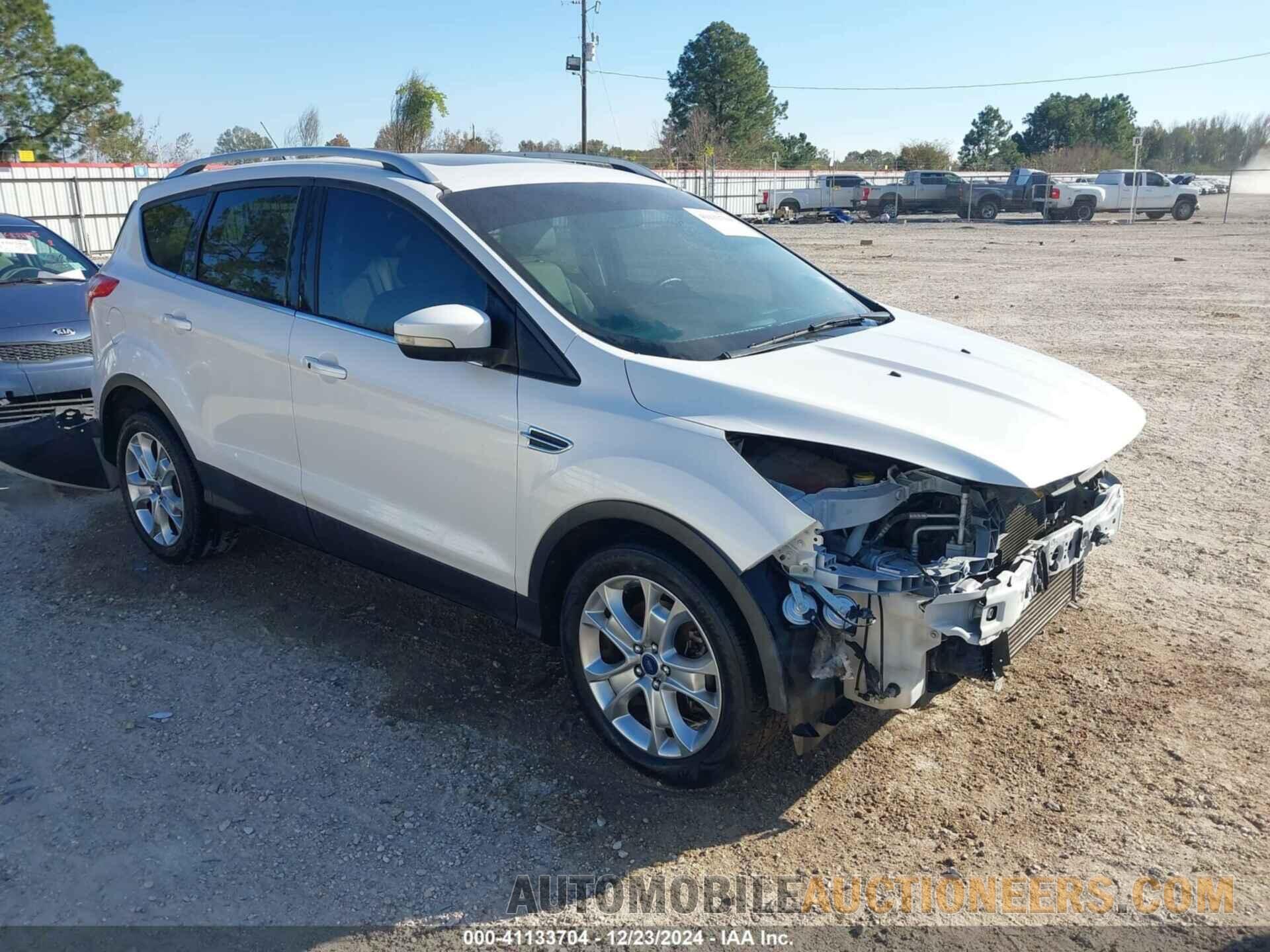 1FMCU0J9XFUC01223 FORD ESCAPE 2015