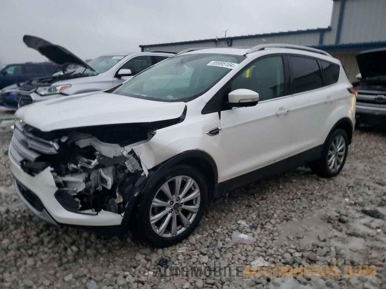 1FMCU0JDXHUD27606 FORD ESCAPE 2017