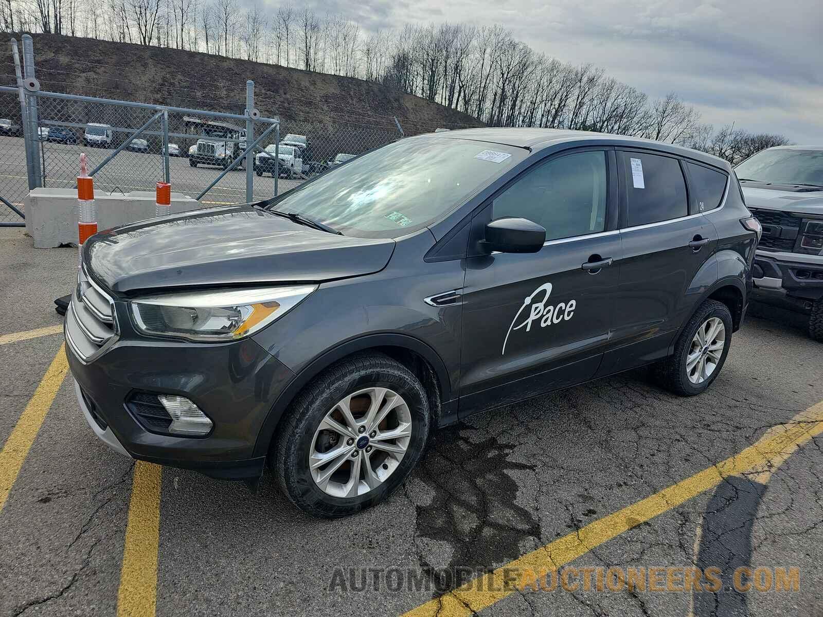 1FMCU9G90HUC03688 Ford Escape 2017