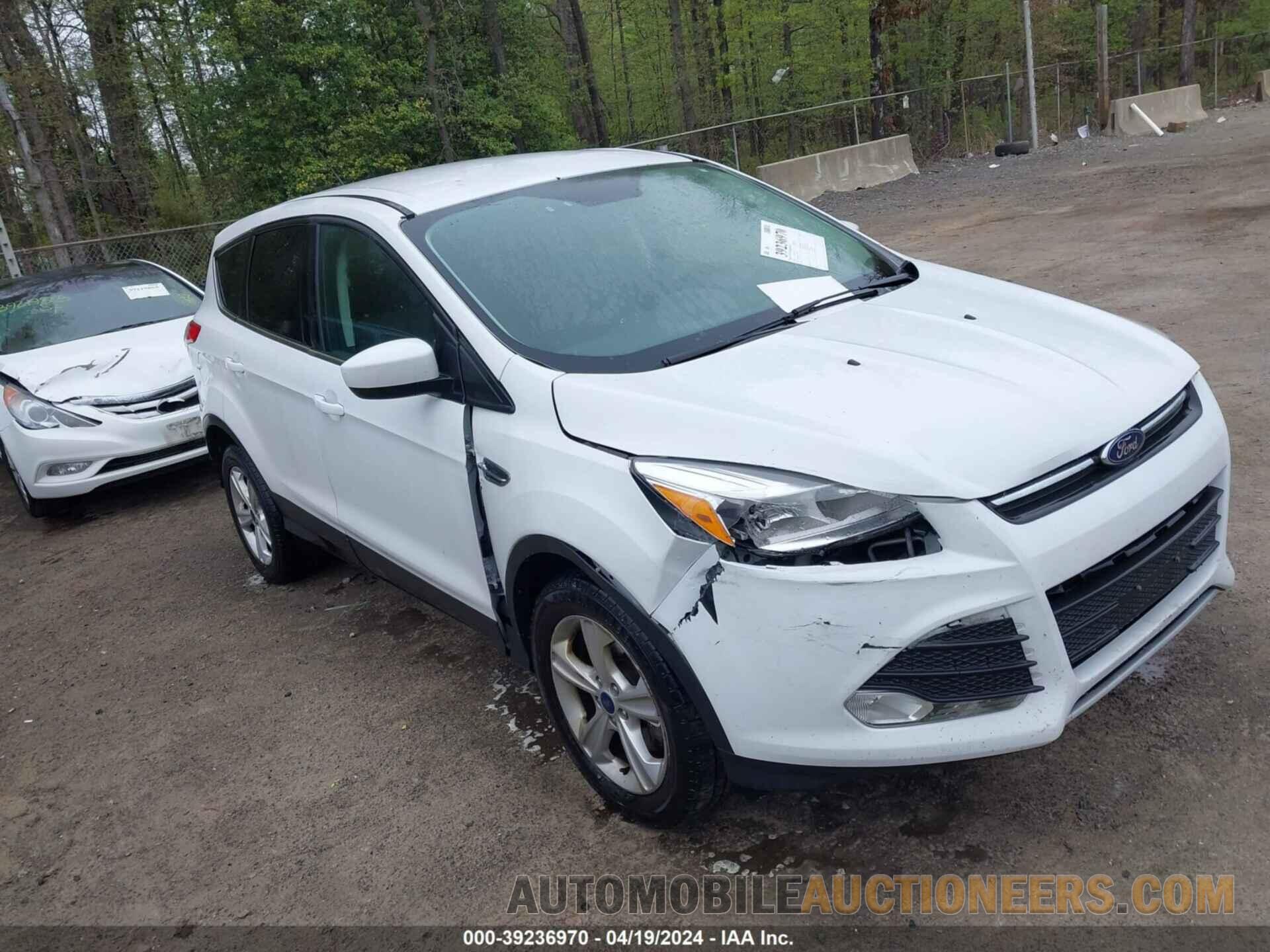 1FMCU9G91FUC27673 FORD ESCAPE 2015