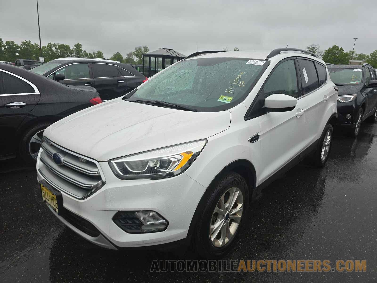 1FMCU9G91HUC55816 Ford Escape 2017