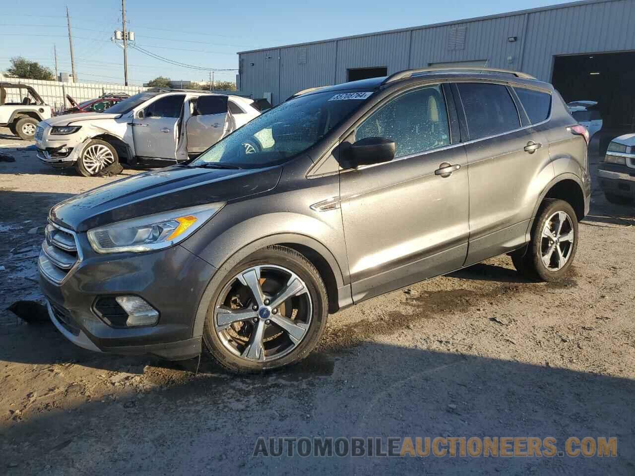 1FMCU9G92HUE25620 FORD ESCAPE 2017