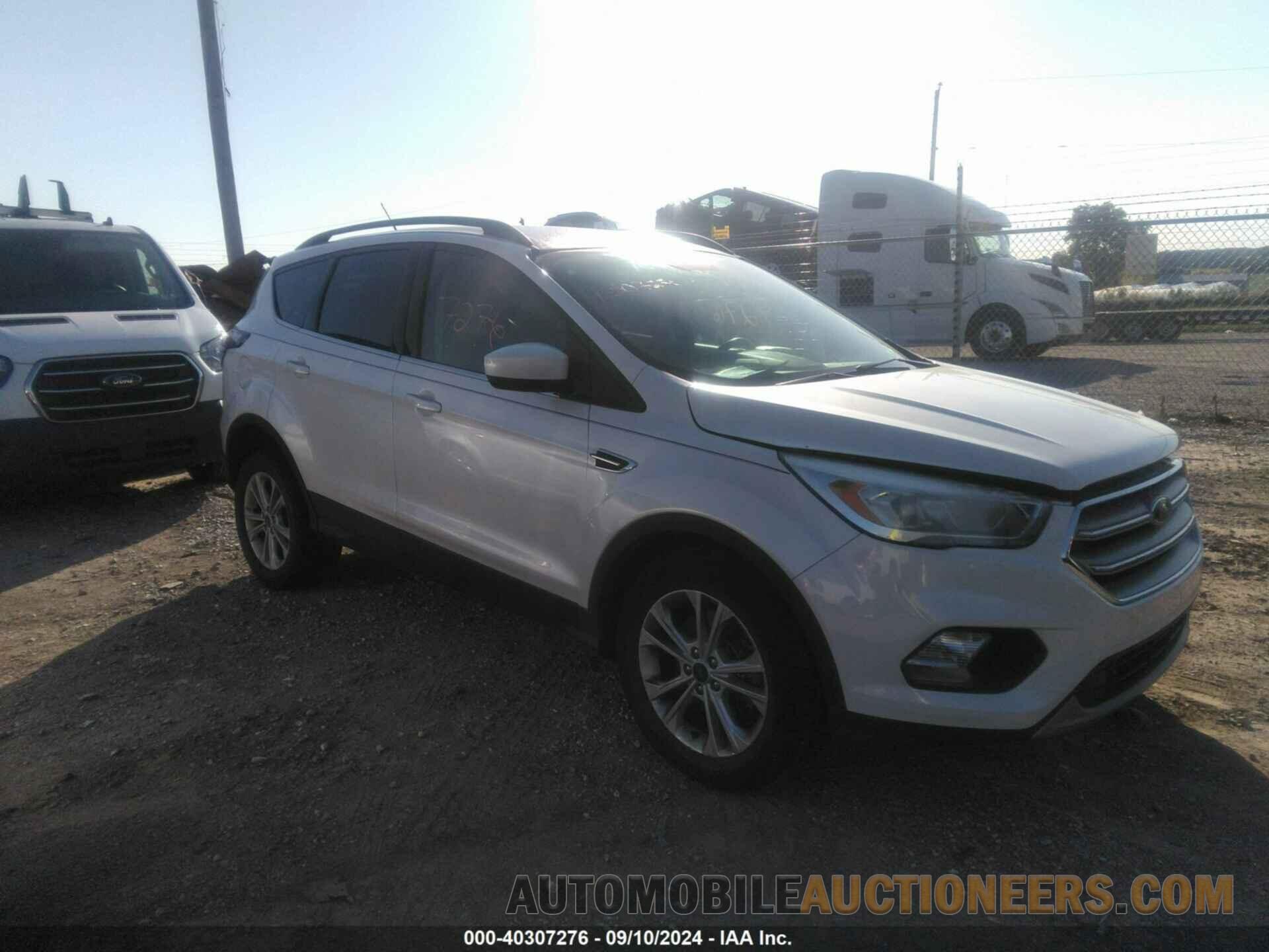 1FMCU9G93HUA46772 FORD ESCAPE 2017