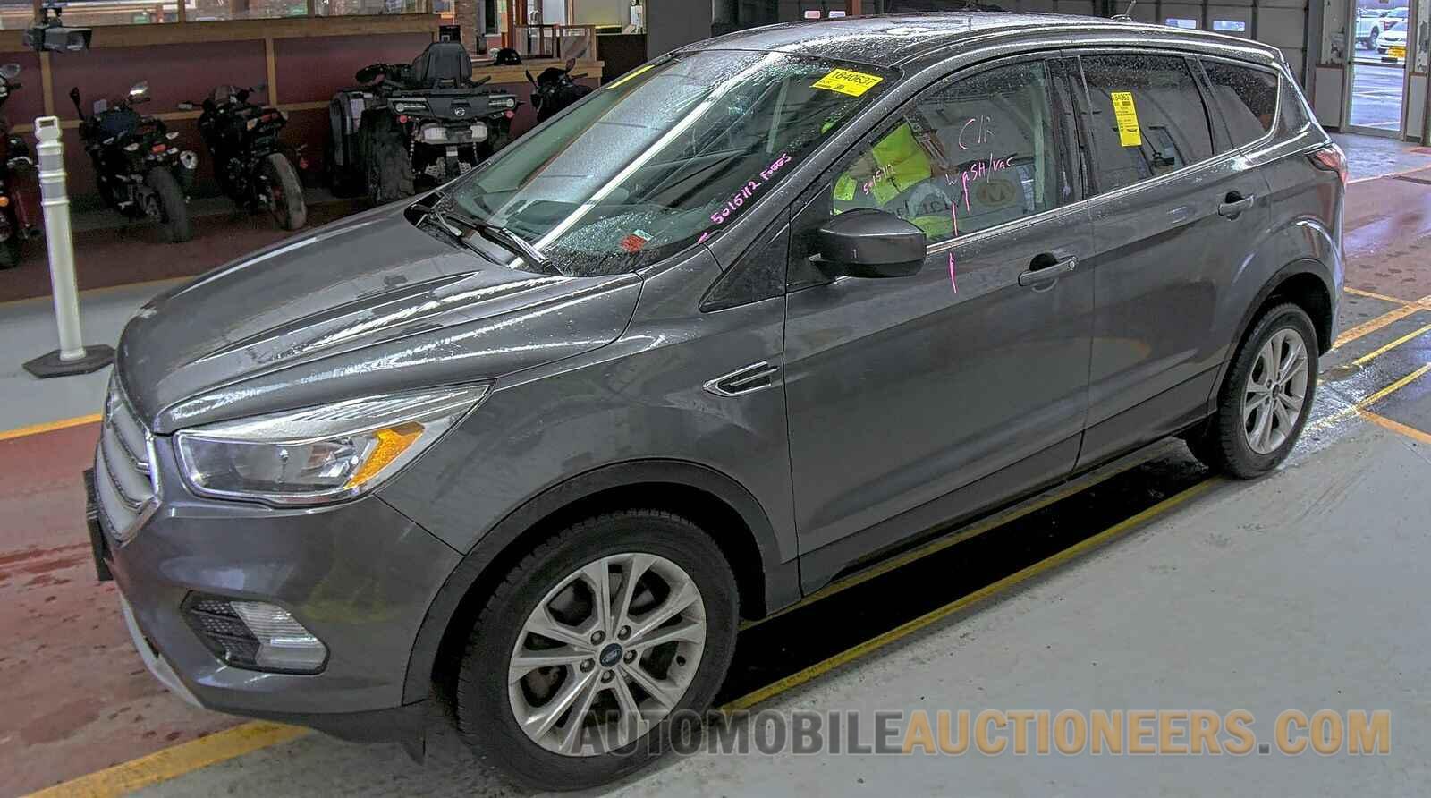 1FMCU9G93HUC03510 Ford Escape 2017