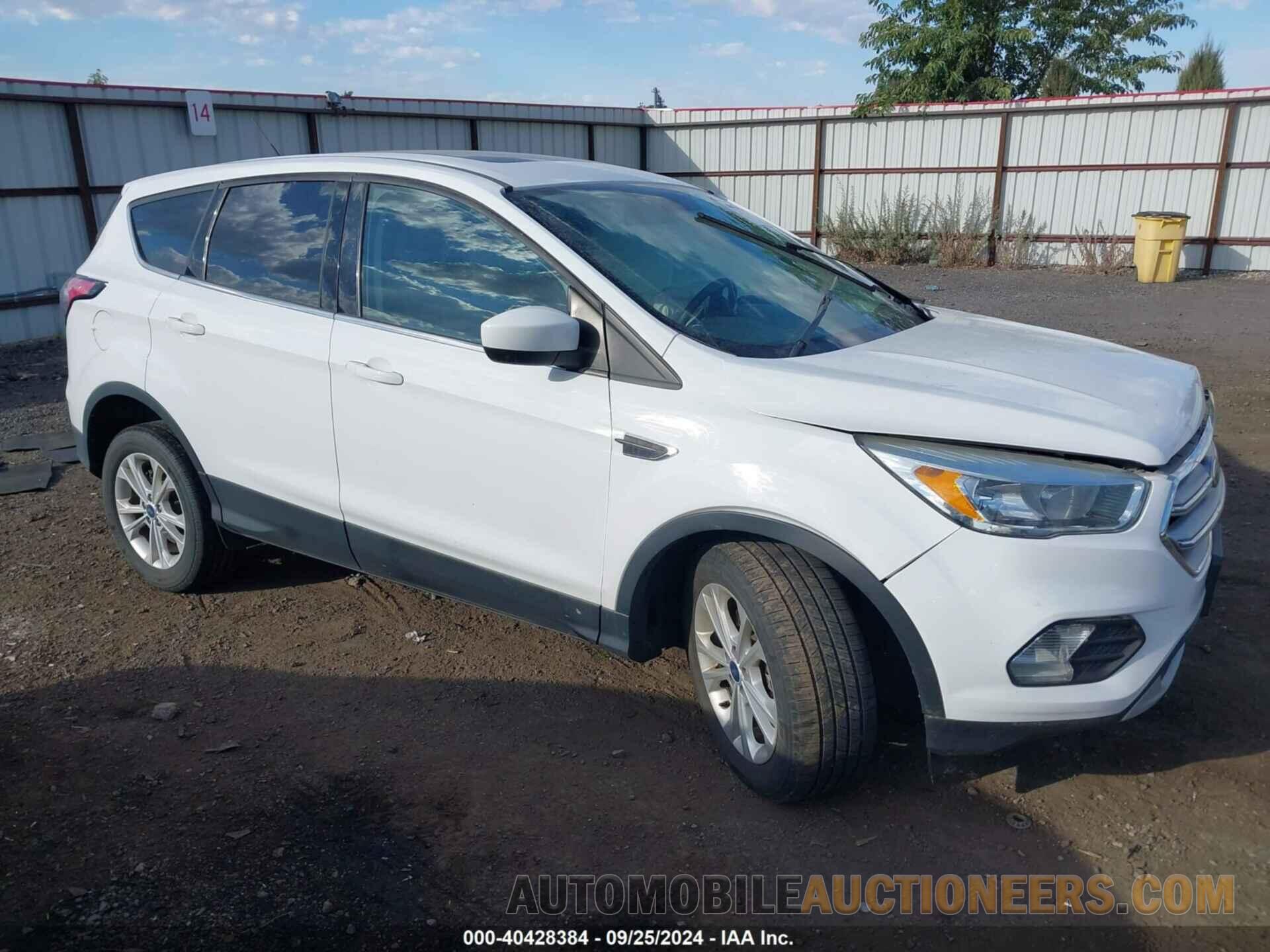 1FMCU9G94HUC89152 FORD ESCAPE 2017