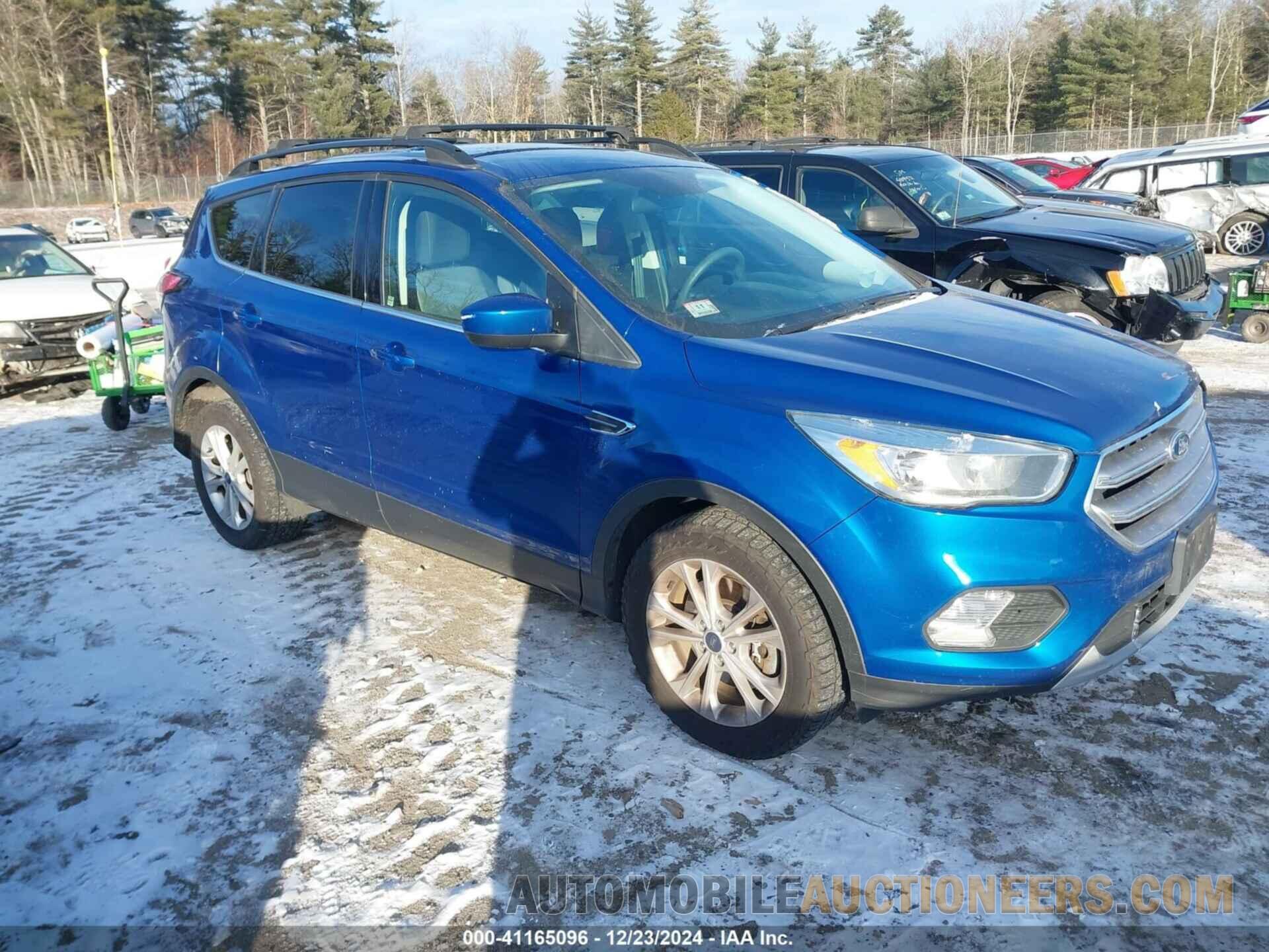 1FMCU9G95HUB93949 FORD ESCAPE 2017