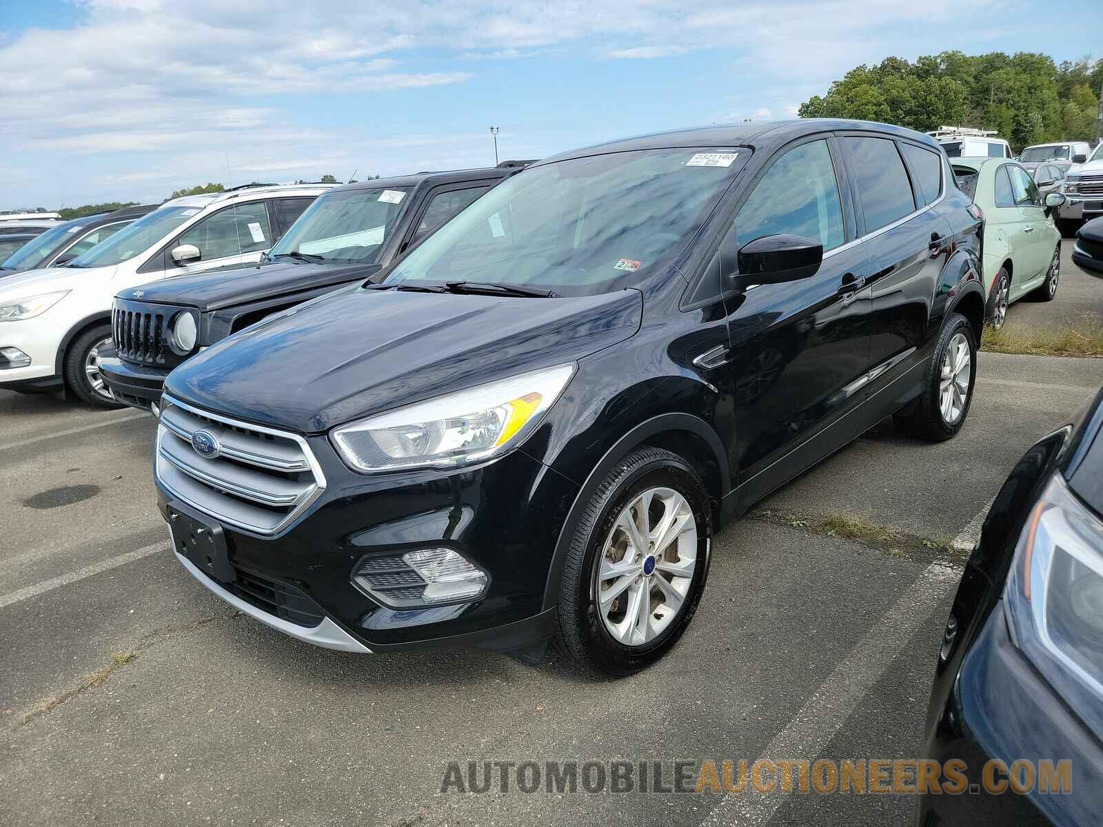 1FMCU9G96HUA24460 Ford Escape 2017