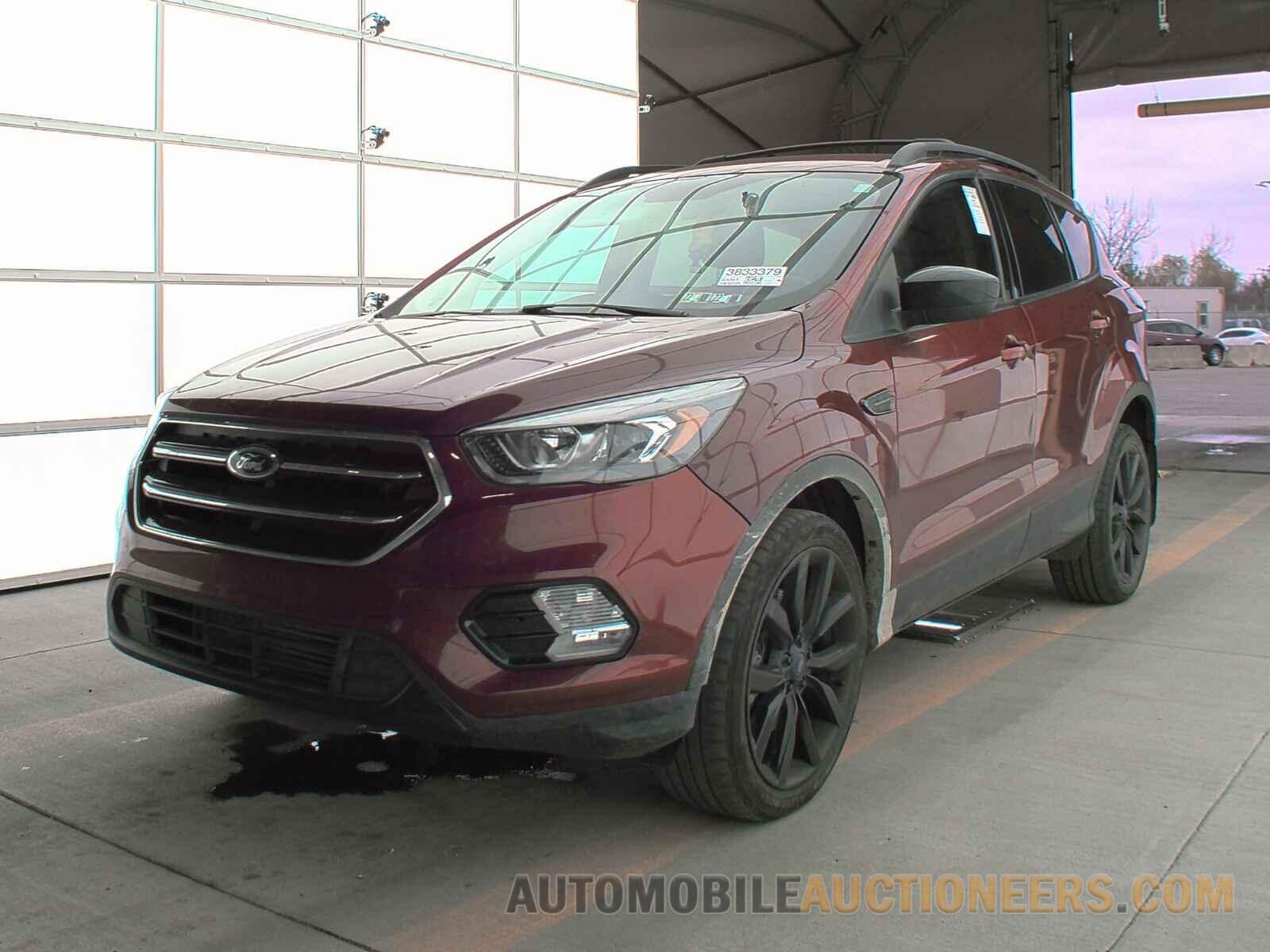 1FMCU9G97HUA66216 Ford Escape 2017