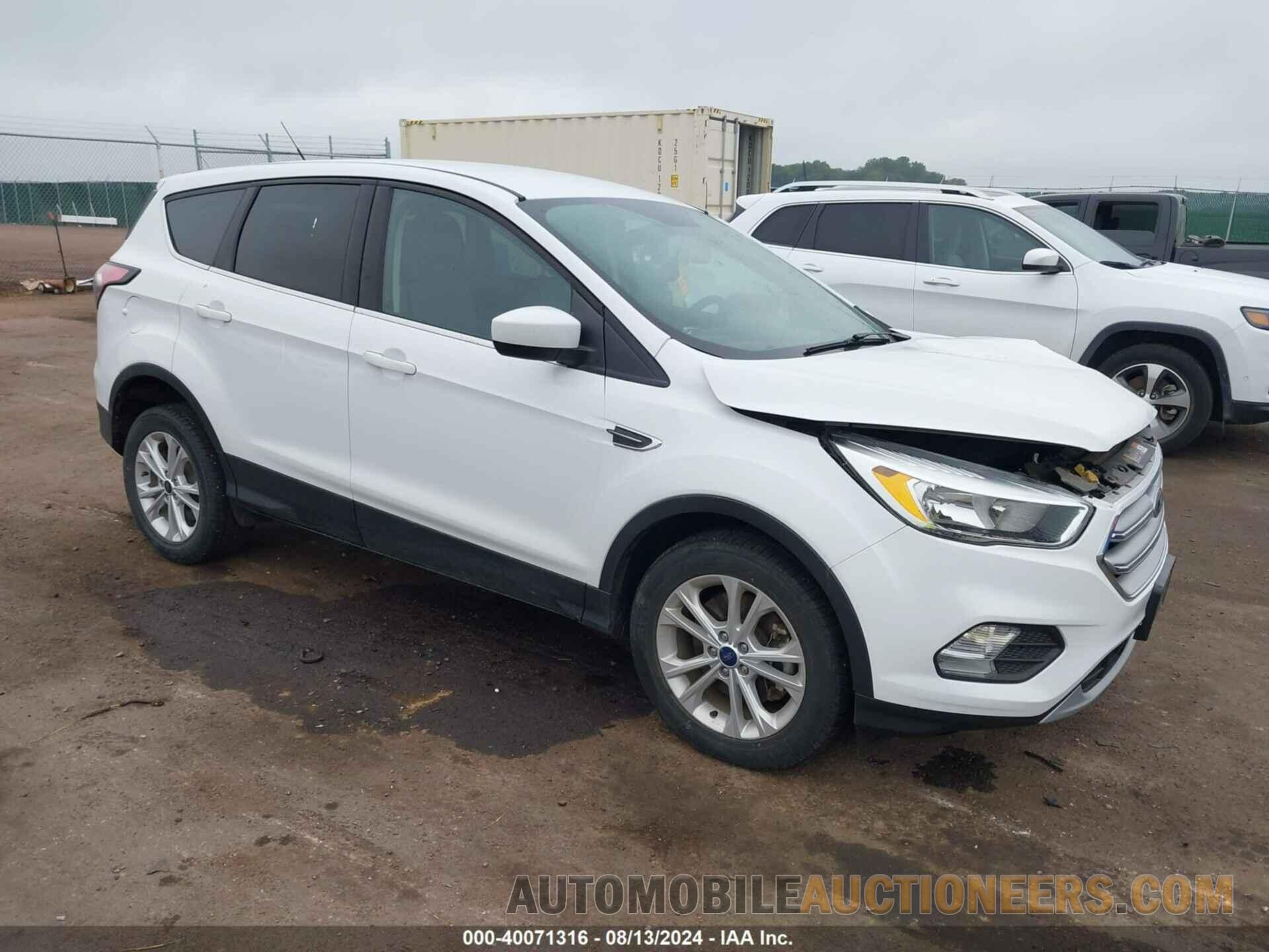 1FMCU9G97HUB89580 FORD ESCAPE 2017