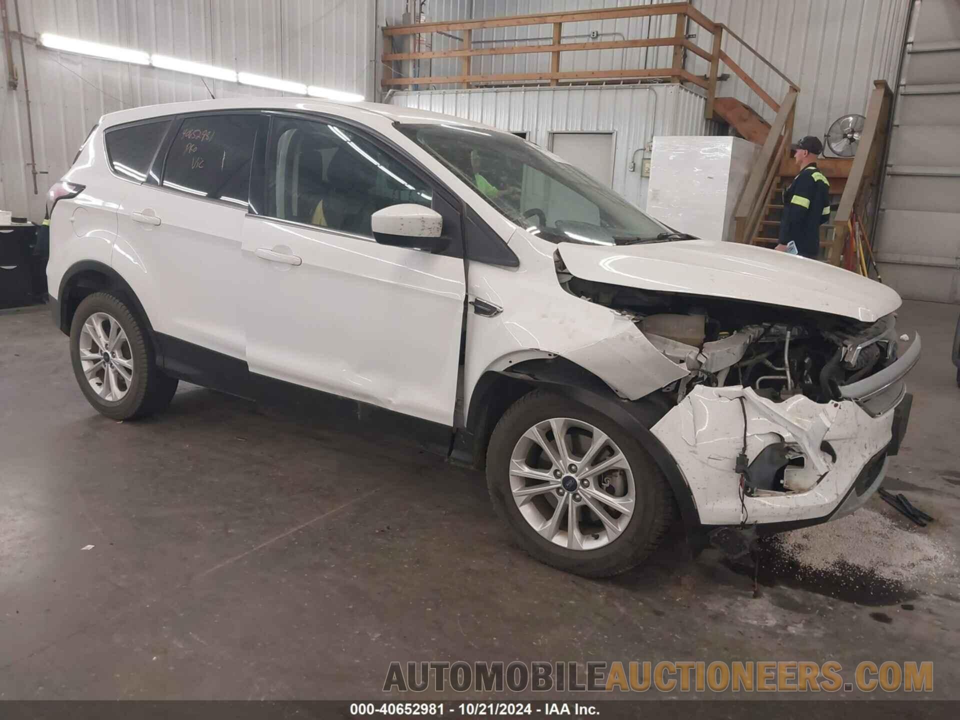 1FMCU9G97HUC01761 FORD ESCAPE 2017