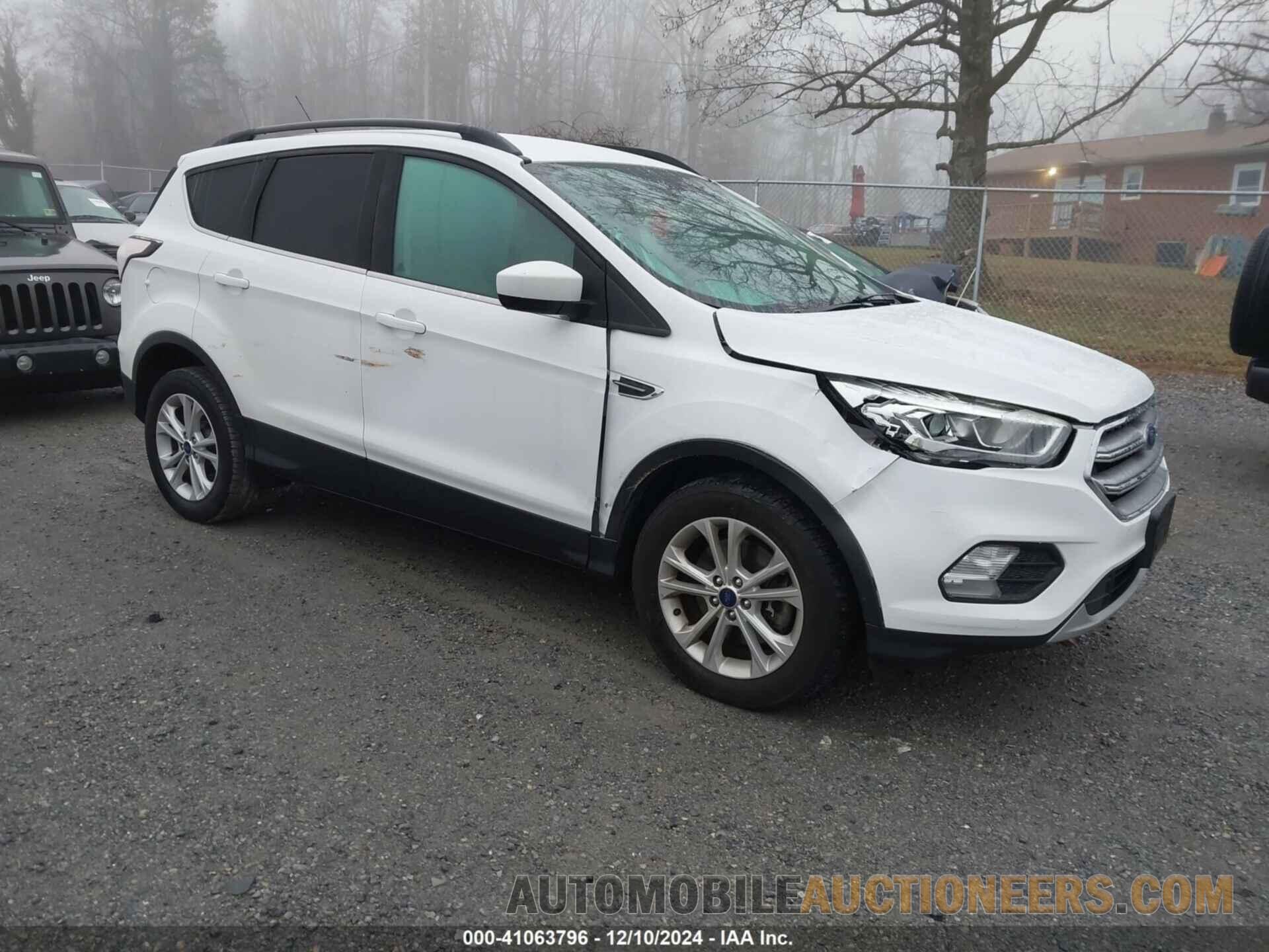 1FMCU9G98HUA25996 FORD ESCAPE 2017