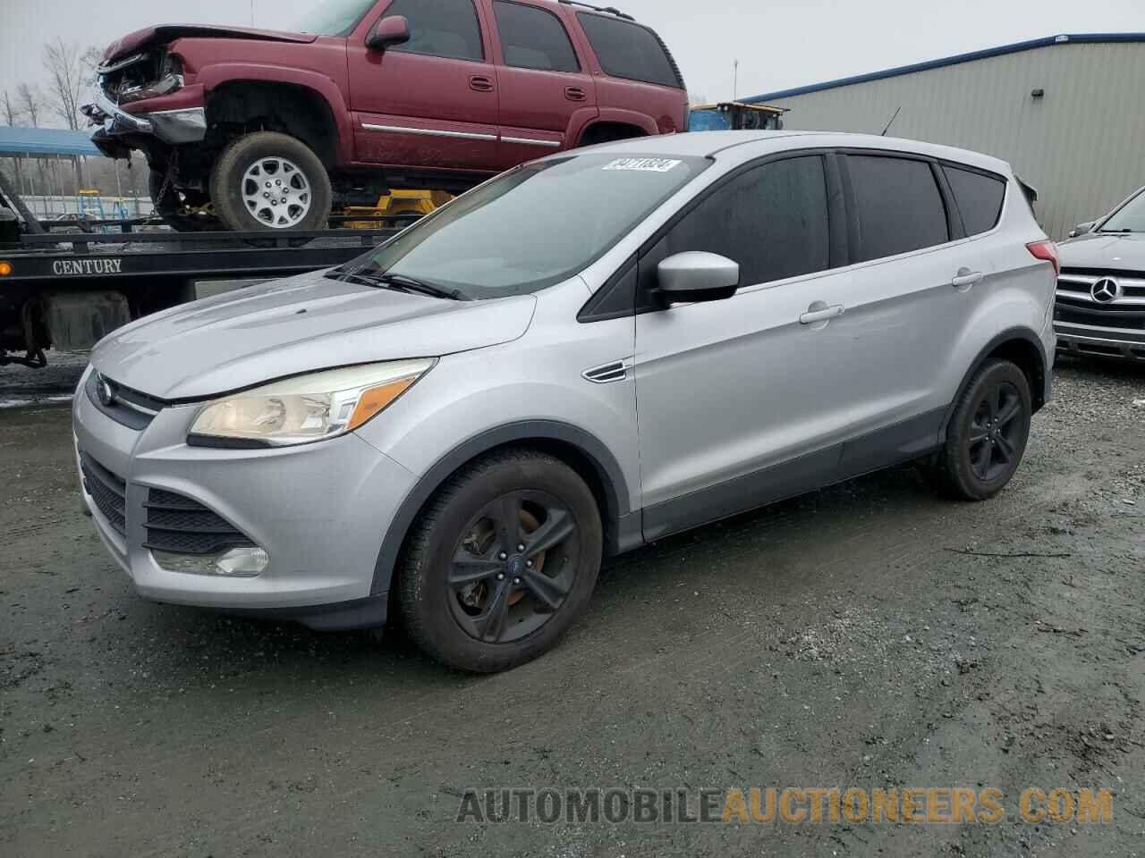 1FMCU9G99FUB09564 FORD ESCAPE 2015