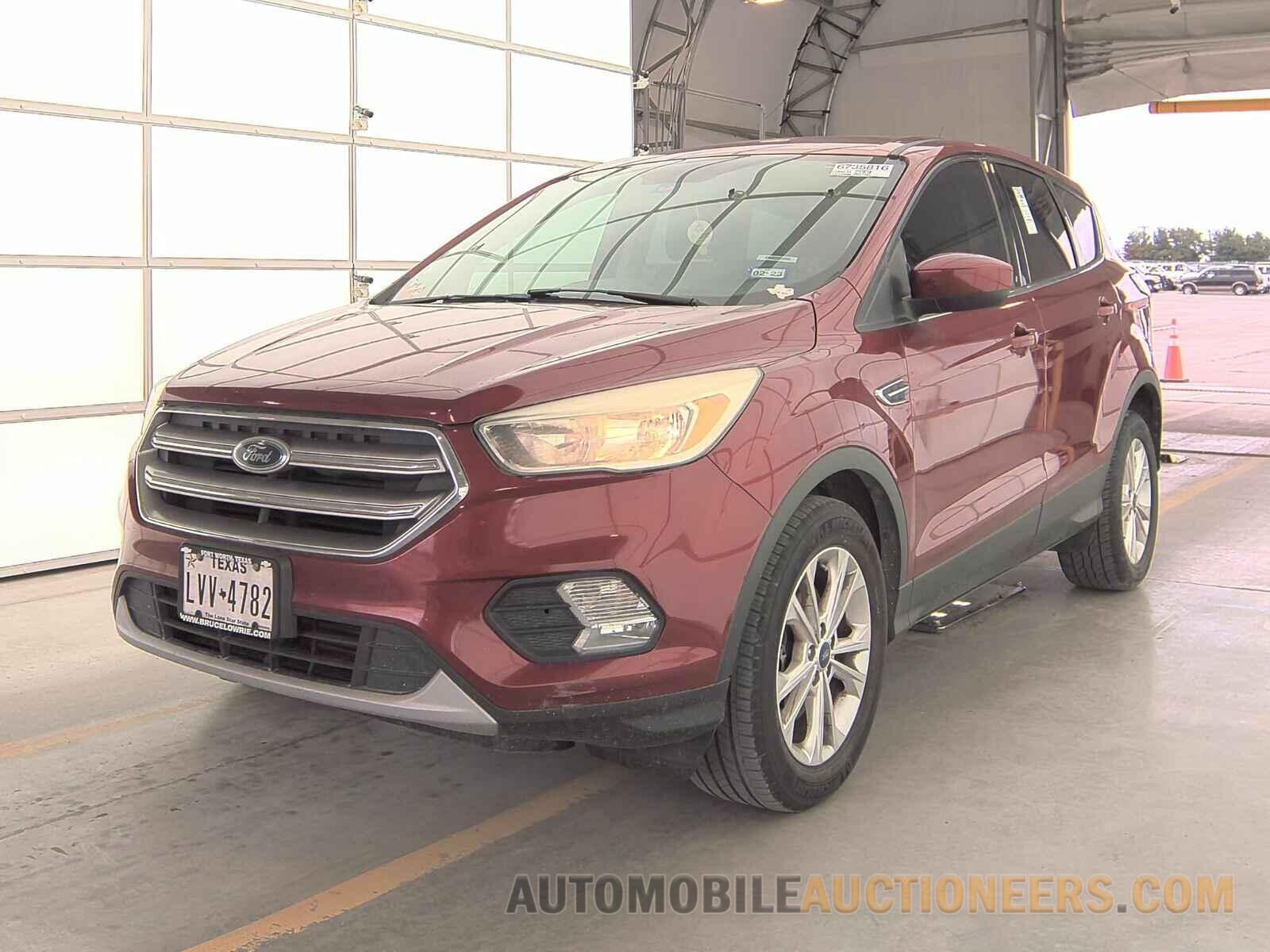 1FMCU9G99HUC88885 Ford Escape 2017