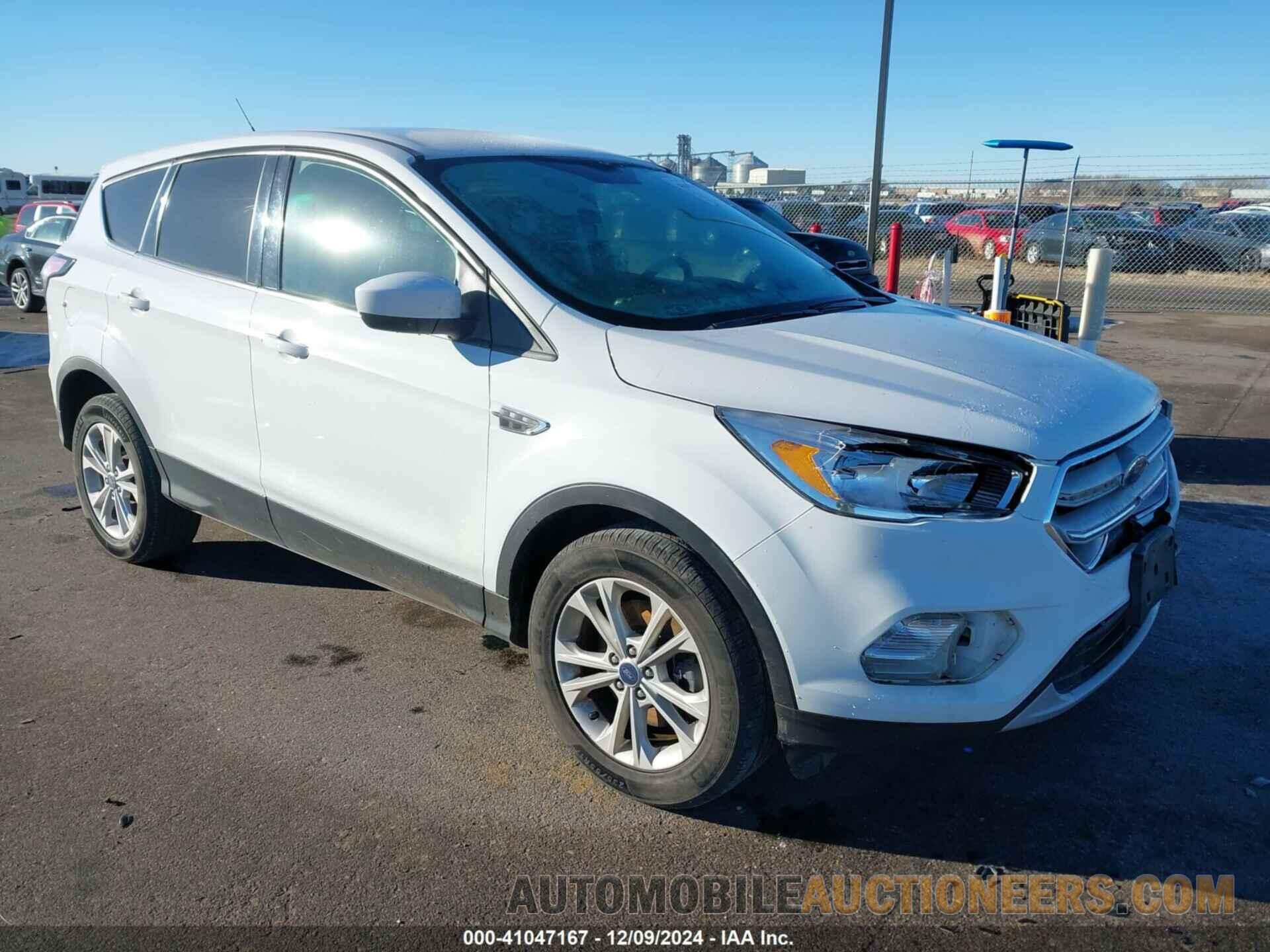 1FMCU9G9XHUD37429 FORD ESCAPE 2017