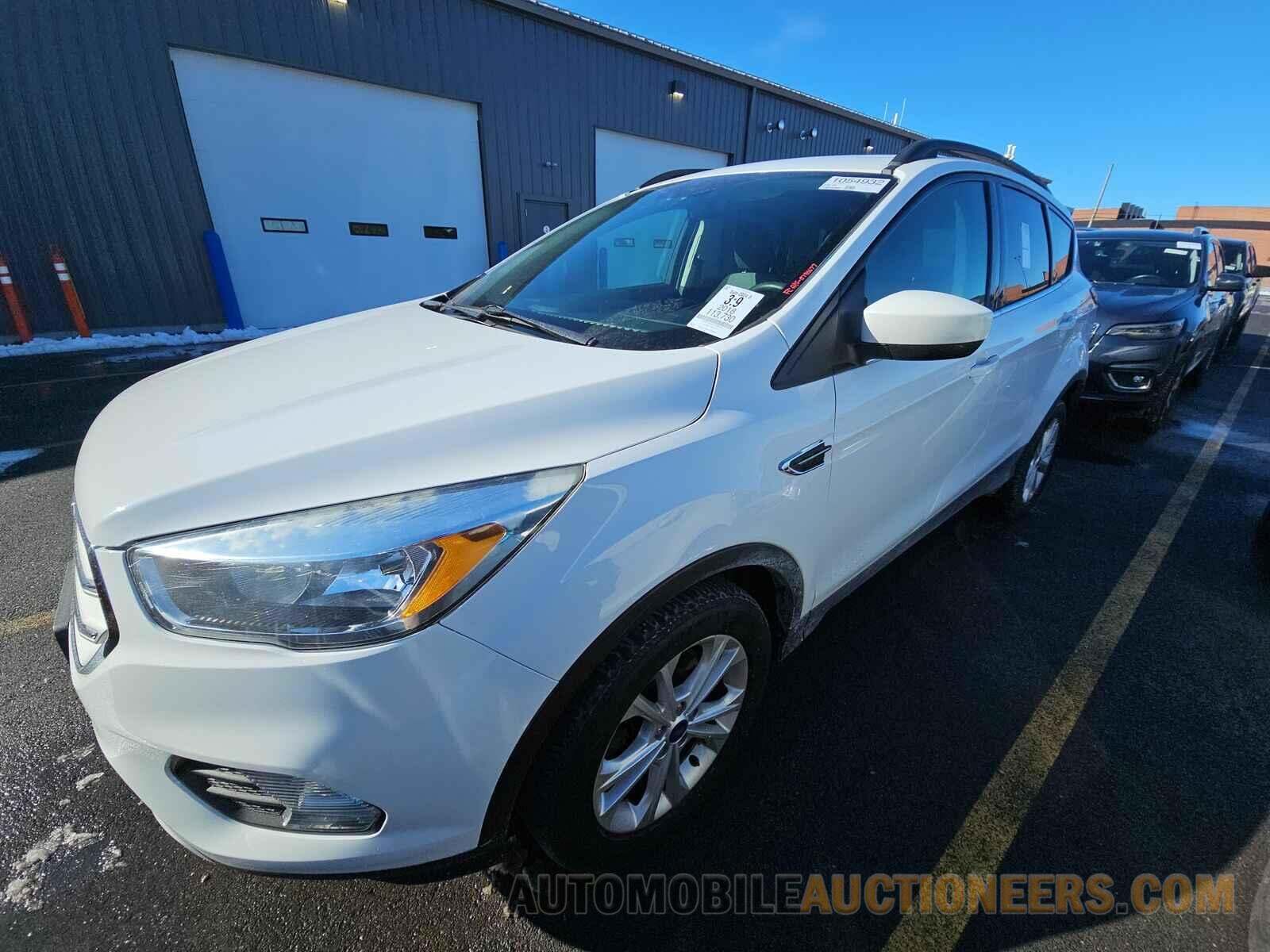 1FMCU9G9XJUB48799 Ford Escape 2018