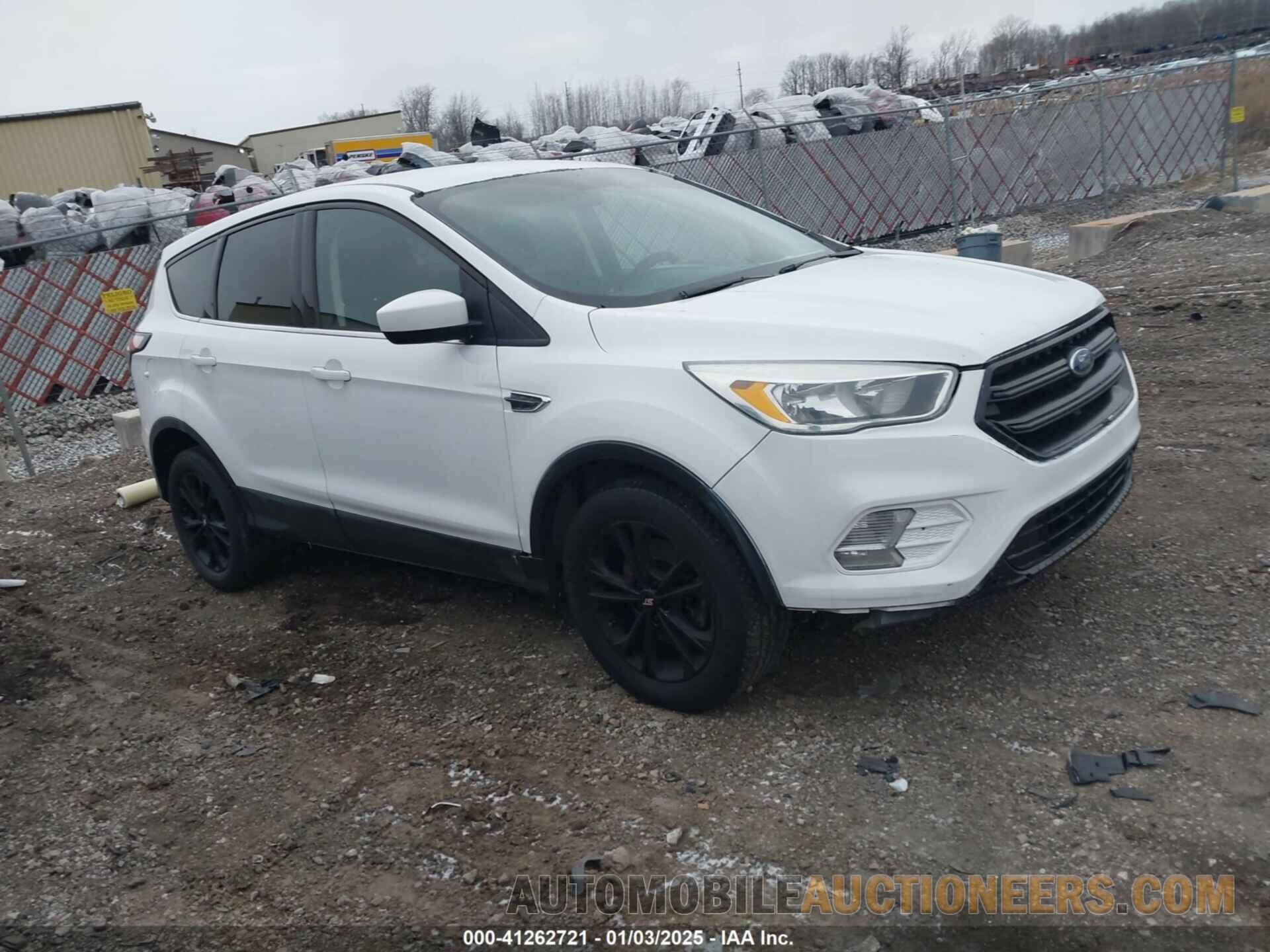 1FMCU9GD0HUD09207 FORD ESCAPE 2017