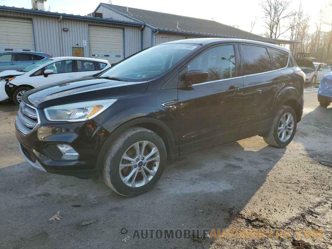 1FMCU9GD0HUE00476 FORD ESCAPE 2017