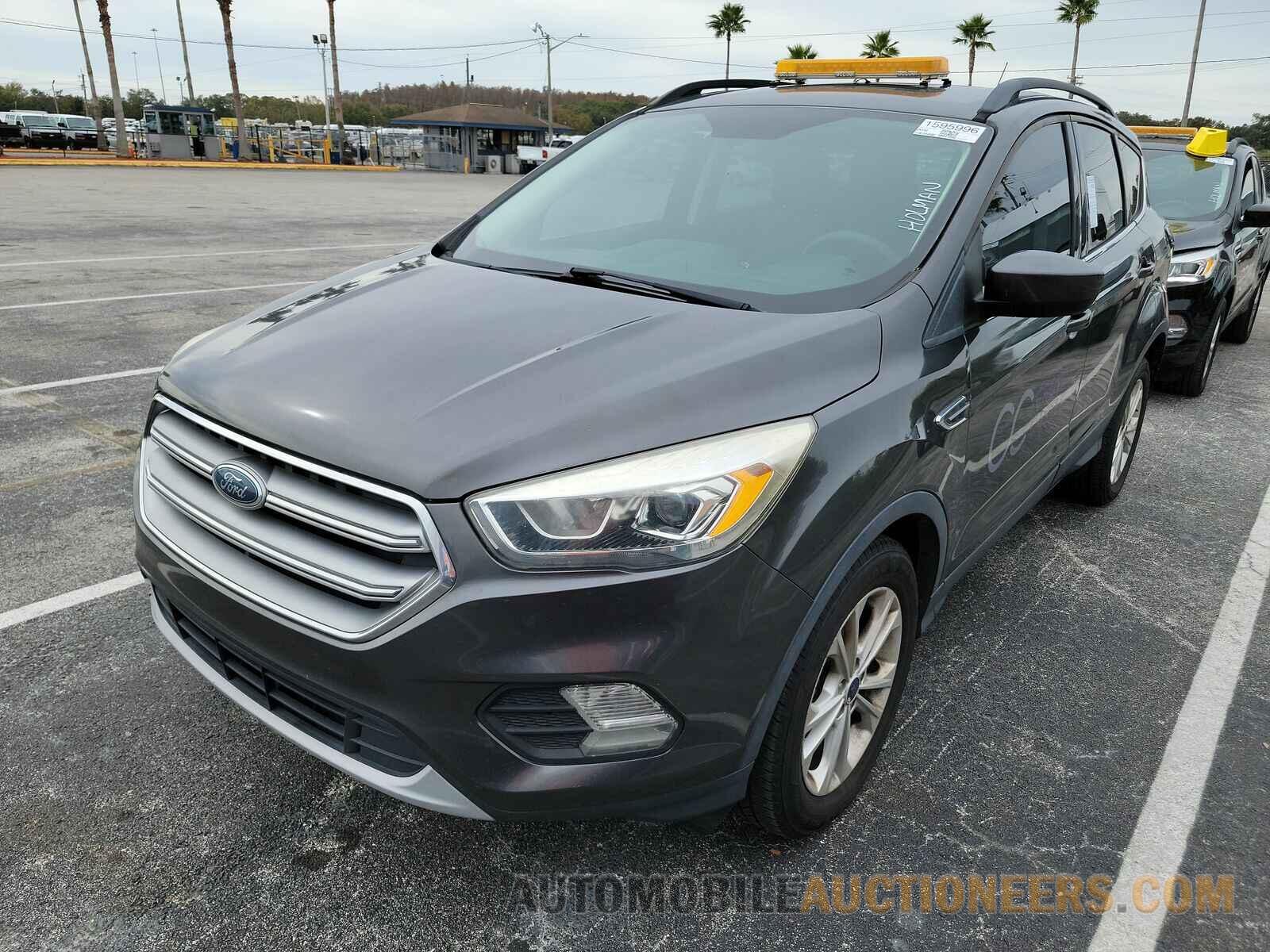 1FMCU9GD0HUE00817 Ford Escape 2017