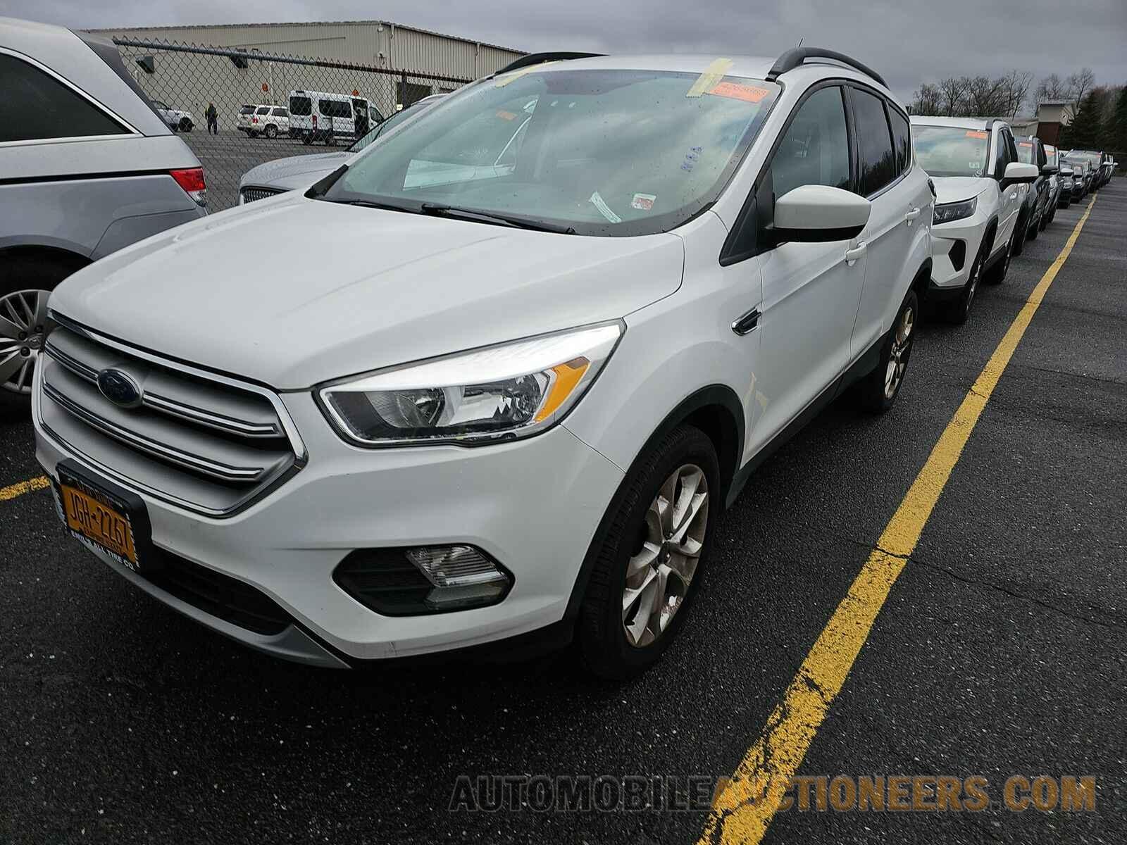 1FMCU9GD0JUD60843 Ford Escape 2018
