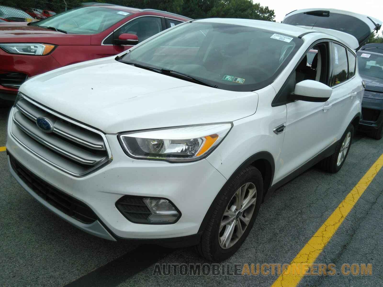 1FMCU9GD1HUC98024 Ford Escape 2017