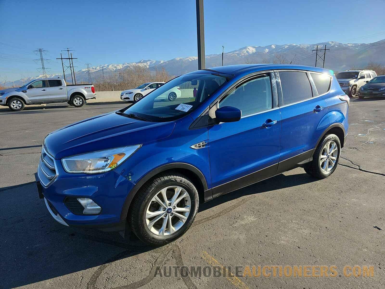 1FMCU9GD1HUE56135 Ford Escape 2017