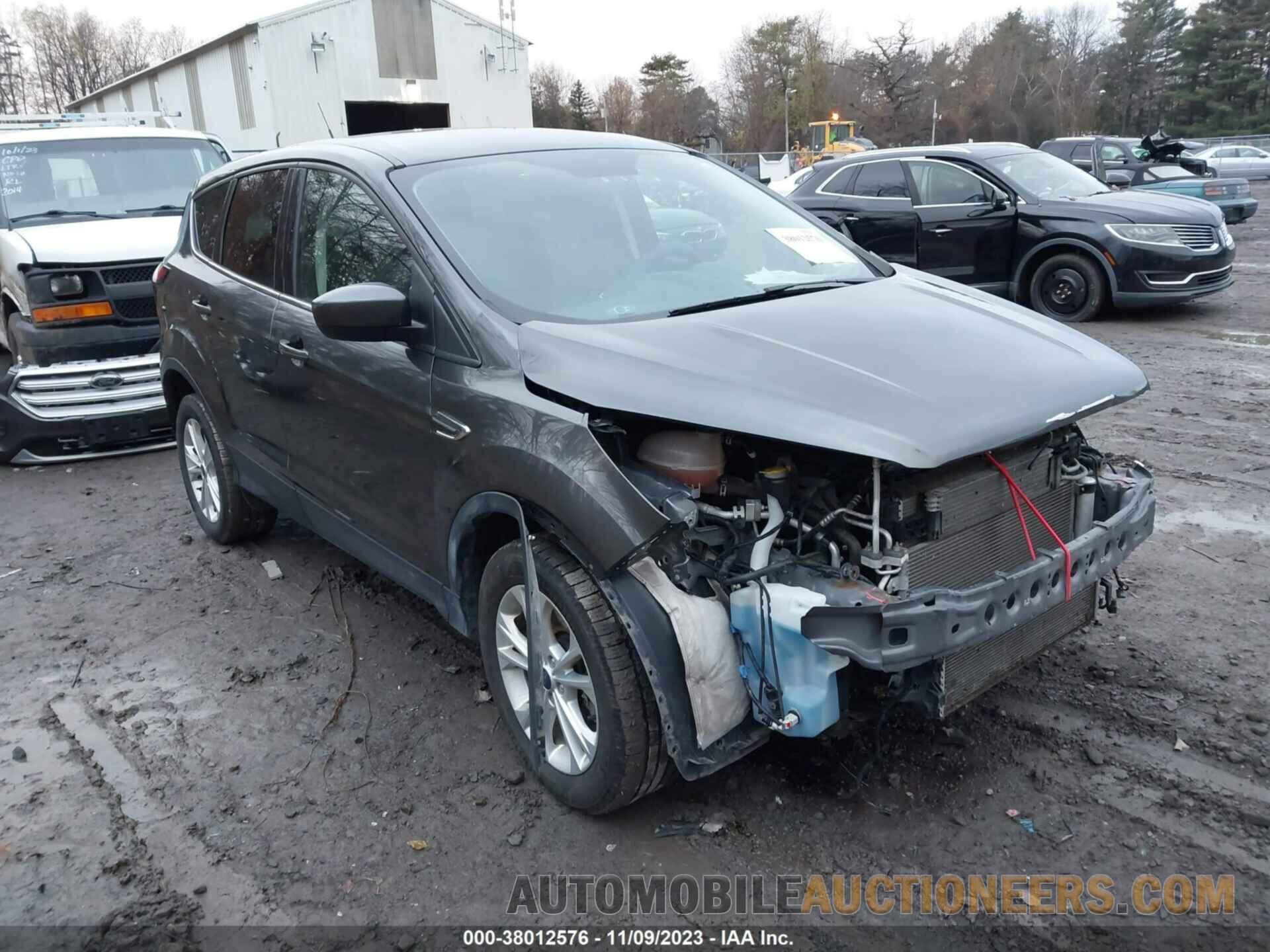 1FMCU9GD1KUA00966 FORD ESCAPE 2019