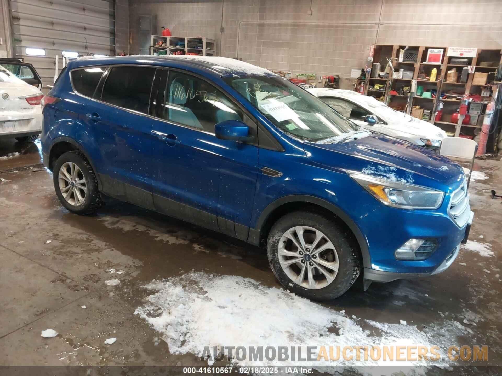 1FMCU9GD2HUB43725 FORD ESCAPE 2017