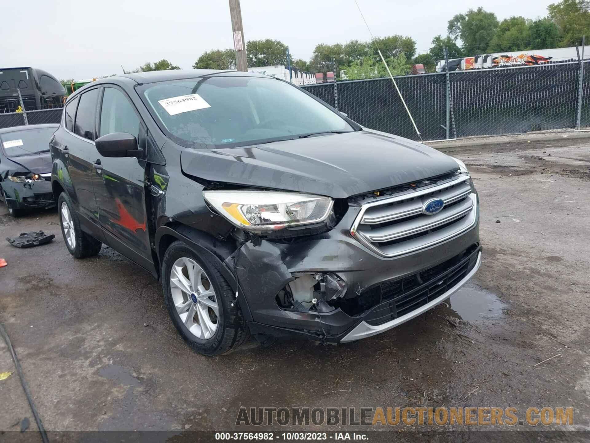 1FMCU9GD2HUE50392 FORD ESCAPE 2017