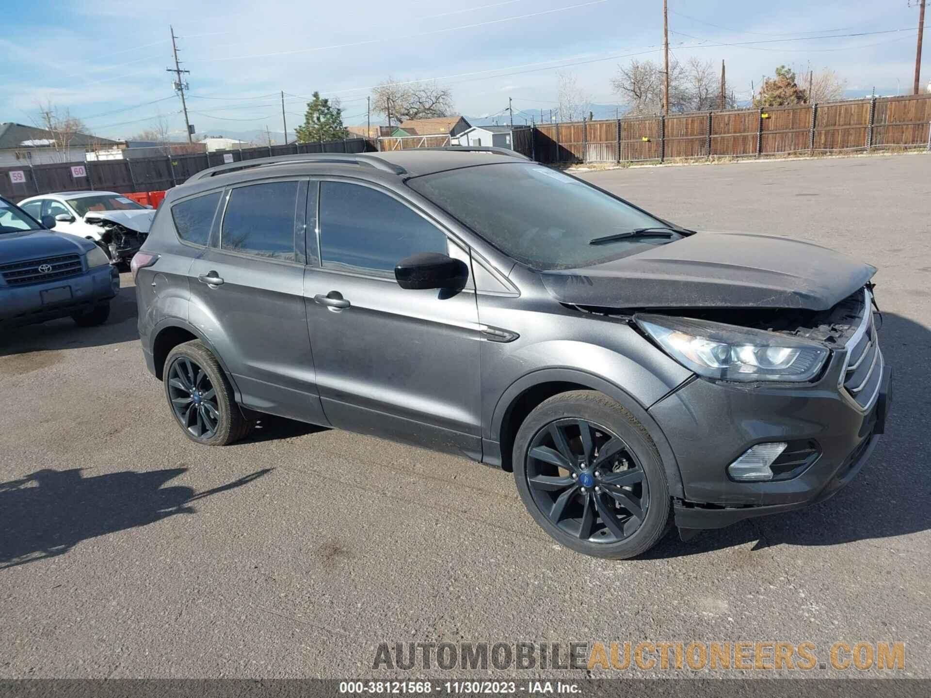 1FMCU9GD2JUA95729 FORD ESCAPE 2018