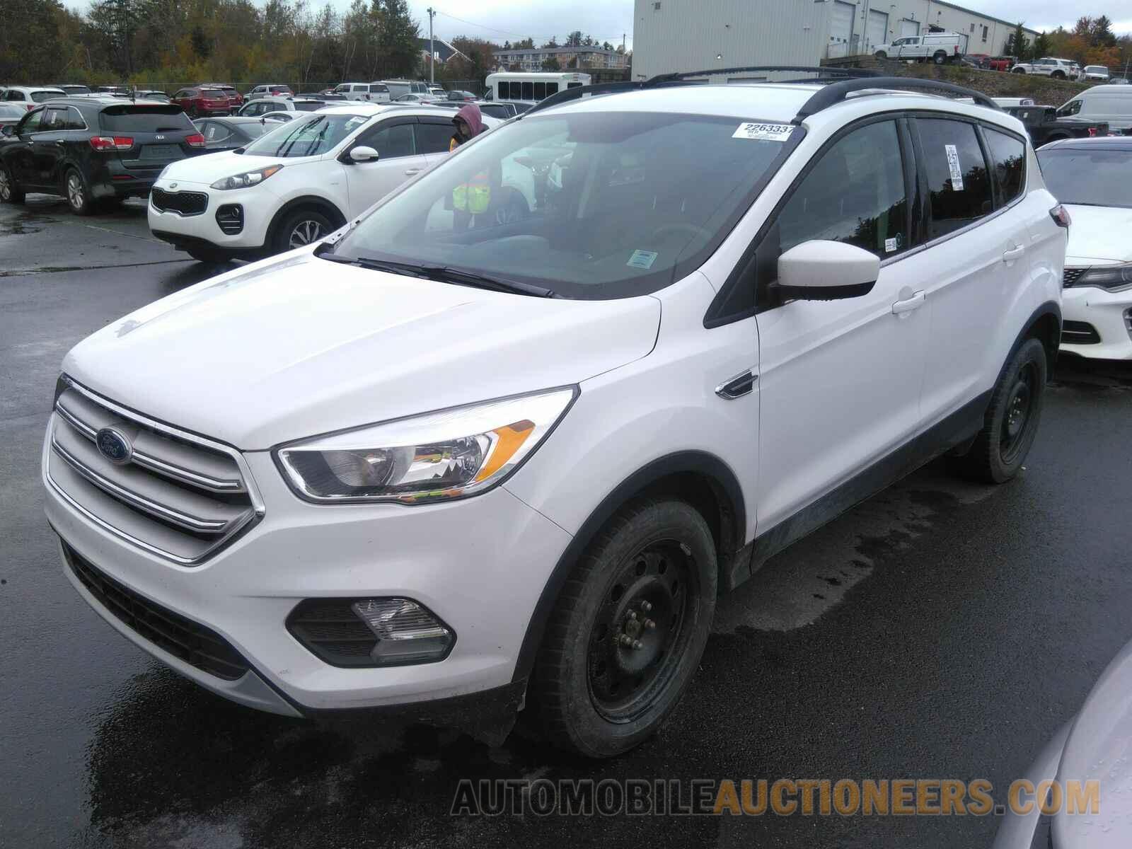 1FMCU9GD2JUC39151 Ford Escape 2018