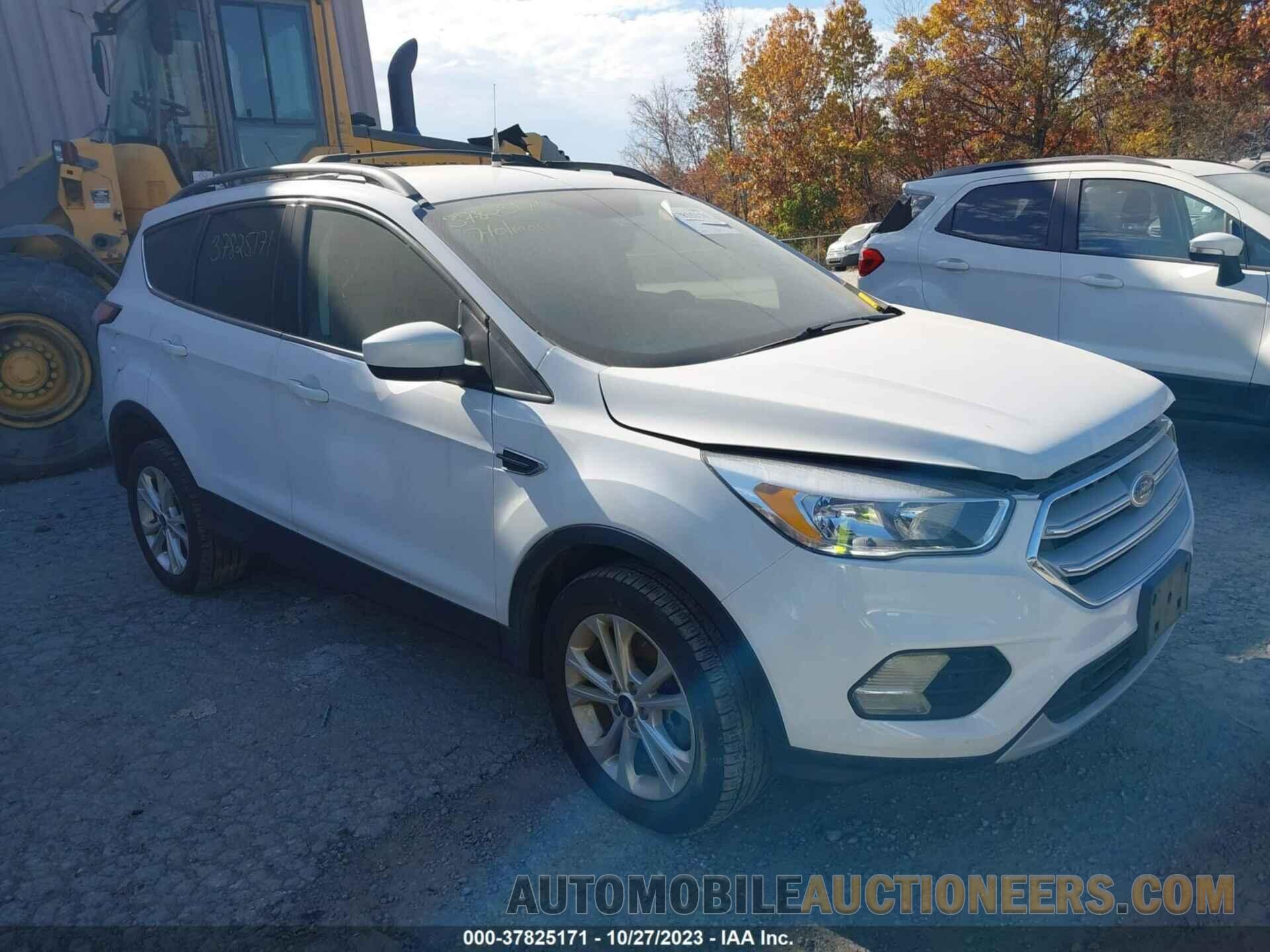 1FMCU9GD2JUD46233 FORD ESCAPE 2018