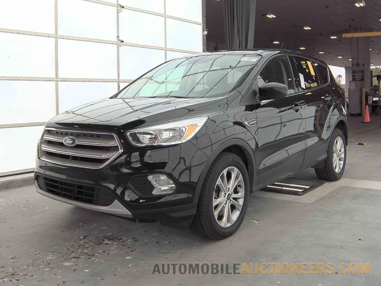 1FMCU9GD2KUC09715 Ford Escape 2019