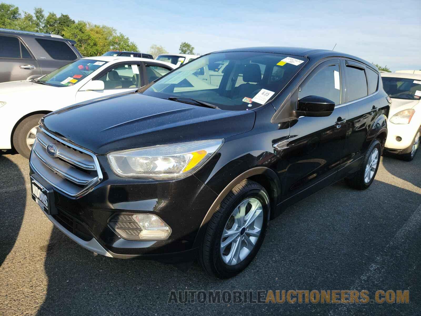 1FMCU9GD3HUC70824 Ford Escape 2017