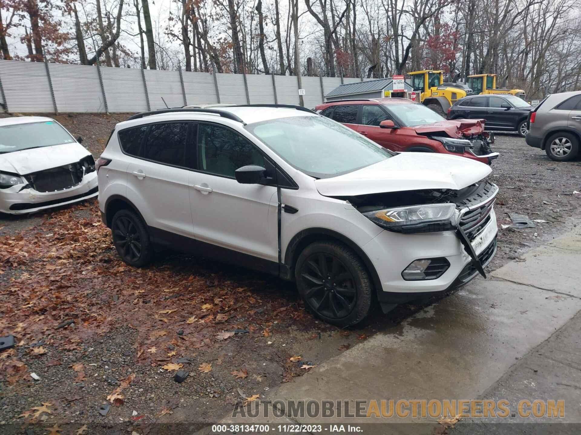 1FMCU9GD4JUB10666 FORD ESCAPE 2018