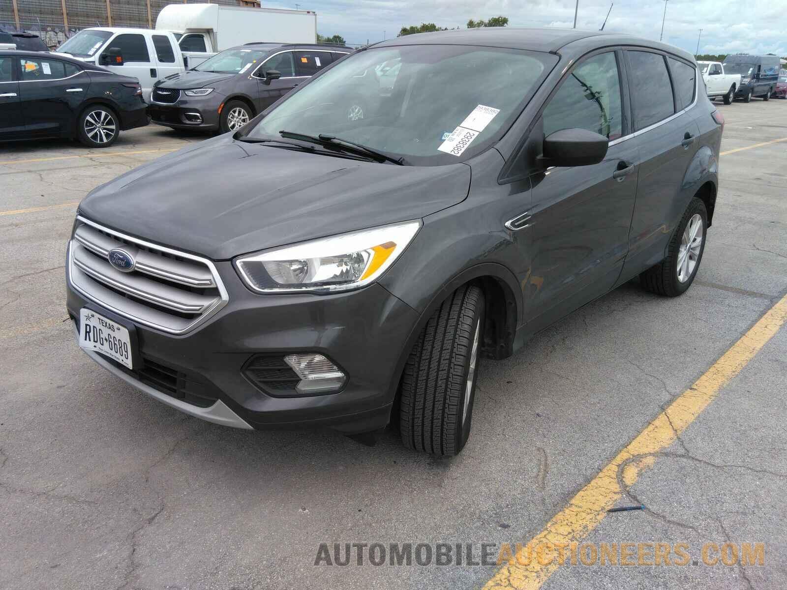 1FMCU9GD4KUB32670 Ford Escape 2019