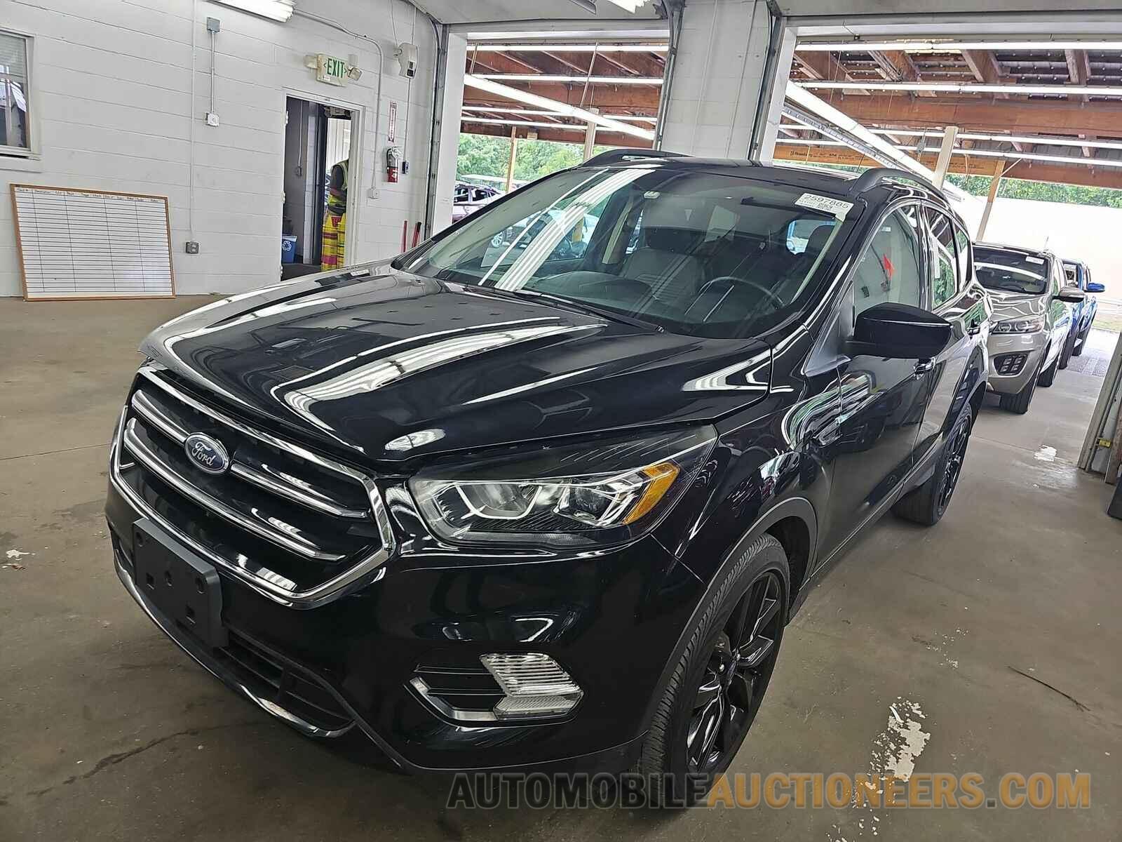 1FMCU9GD4KUC36172 Ford Escape 2019