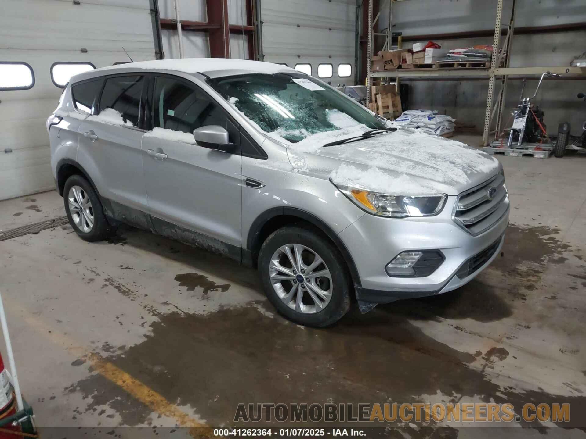 1FMCU9GD5HUD52439 FORD ESCAPE 2017